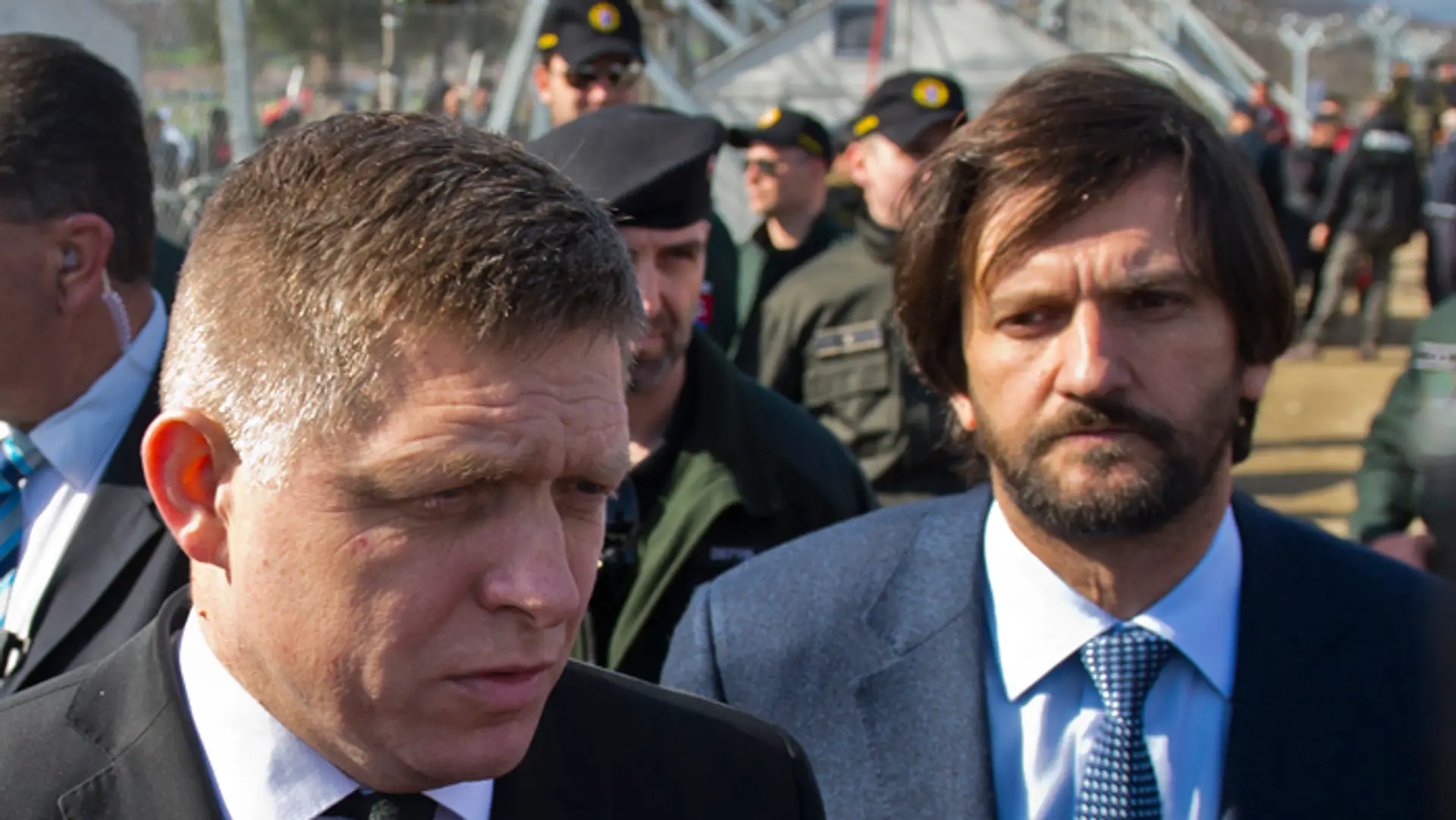 Premiér Robert Fico a minister vnútra Robert Kaliňák navštívili macedónsko–grécke hranice v blízkosti mesta Gevgelija.