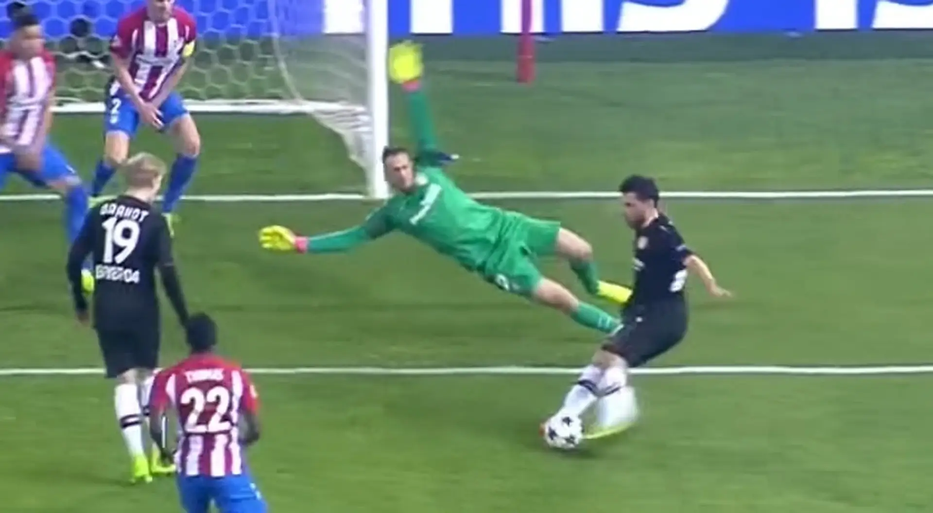 Jan Oblak pri jednom zo svojich superzákrokov.