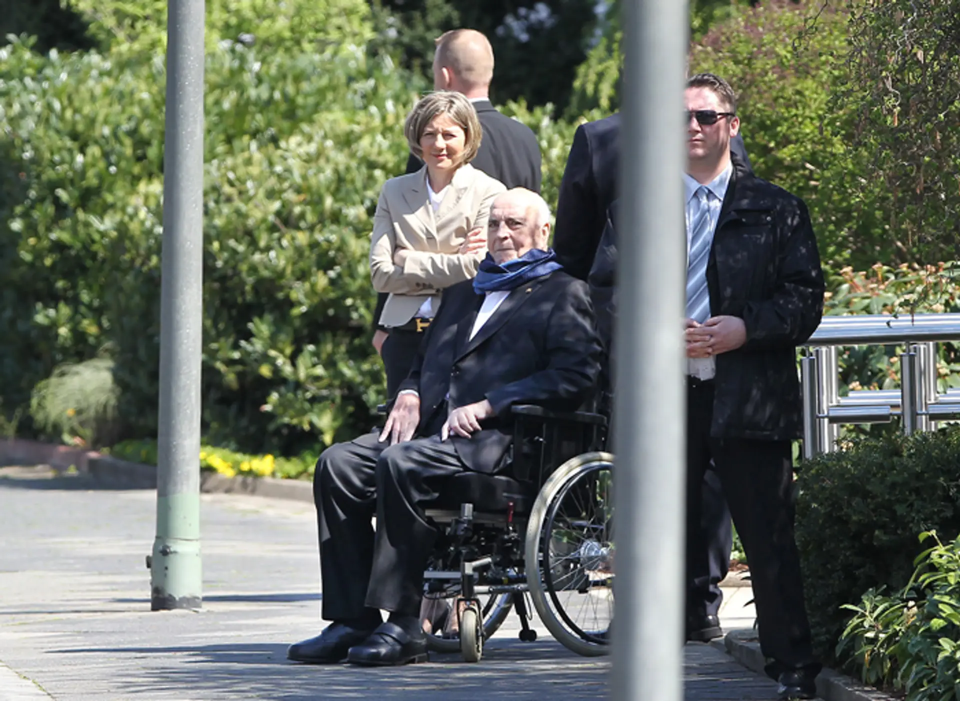 Bývalý nemecký kancelár Helmut Kohl čaká na maďarského premiéra Viktora Orbána.