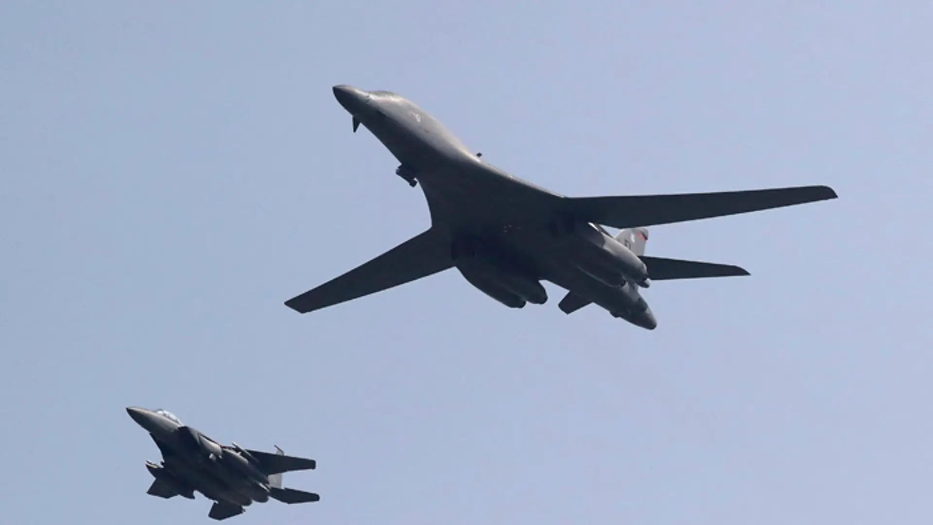 Americké strategické bombardéry typu B-1B Lancer.
