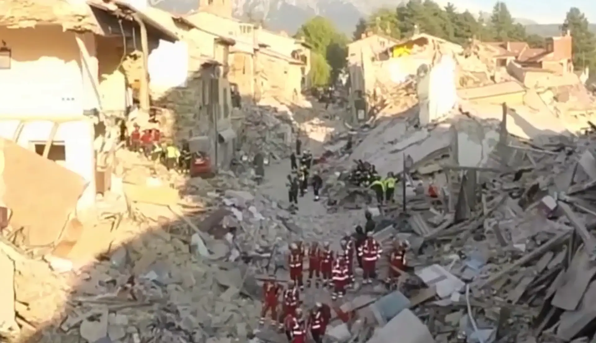 kompletne zničené mesto Amatrice