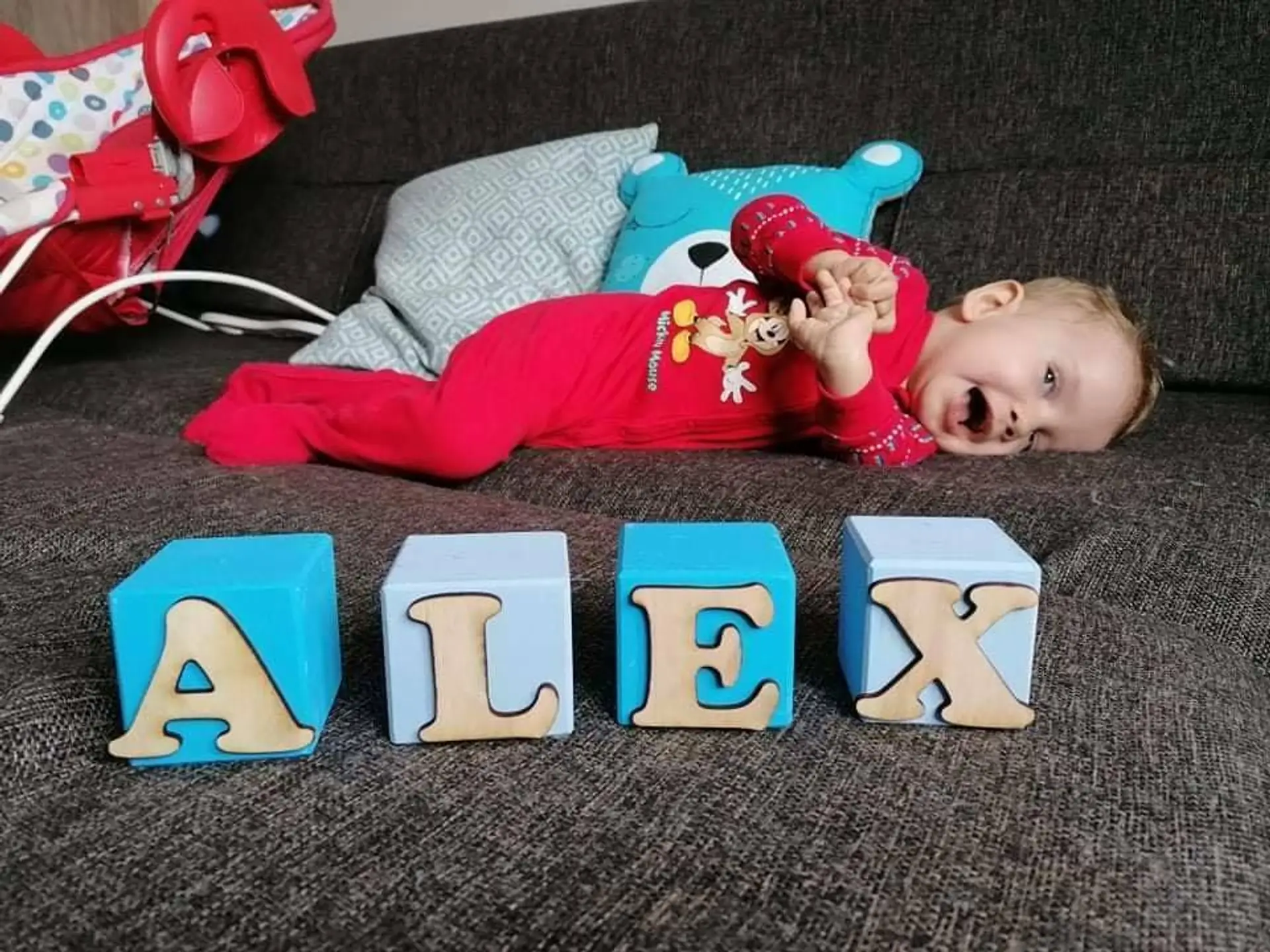 Chorý chlapček Alex Fabian.