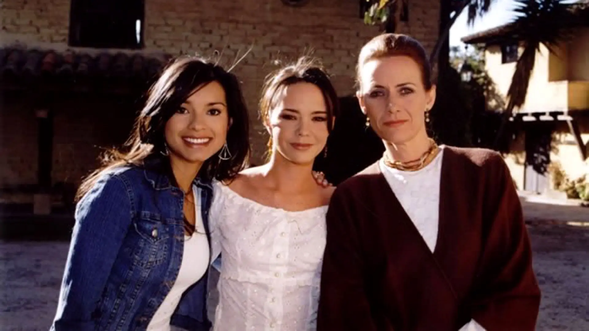 Skrytá vášeň - Jimena (Paola Rey), Sarita (Natasha Klauss) a Gabriela (Cristina Lilley)