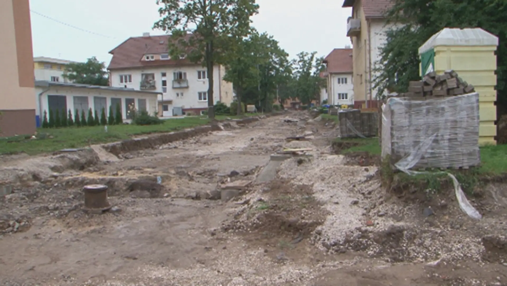 Rozbúraná Kukučínova ulica v Novákoch.