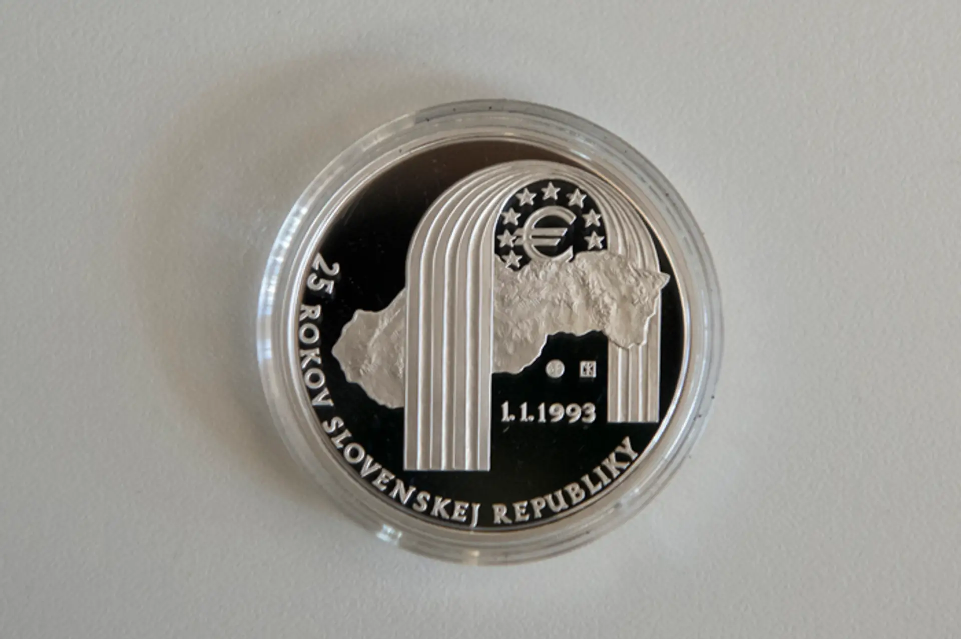 Rub pamätnej striebornej zberateľskej mince v nominálnej hodnote 25 eur.