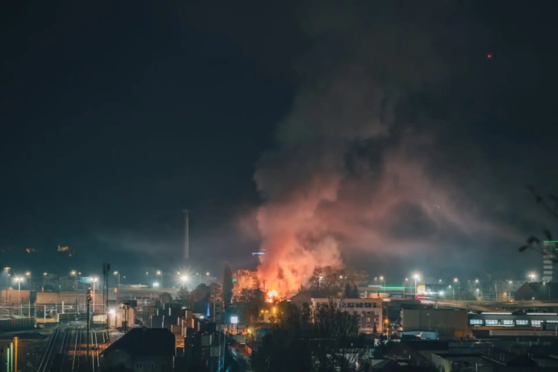 V Žiline horela bytovka. Mesto vyhlásilo mimoriadnu situáciu