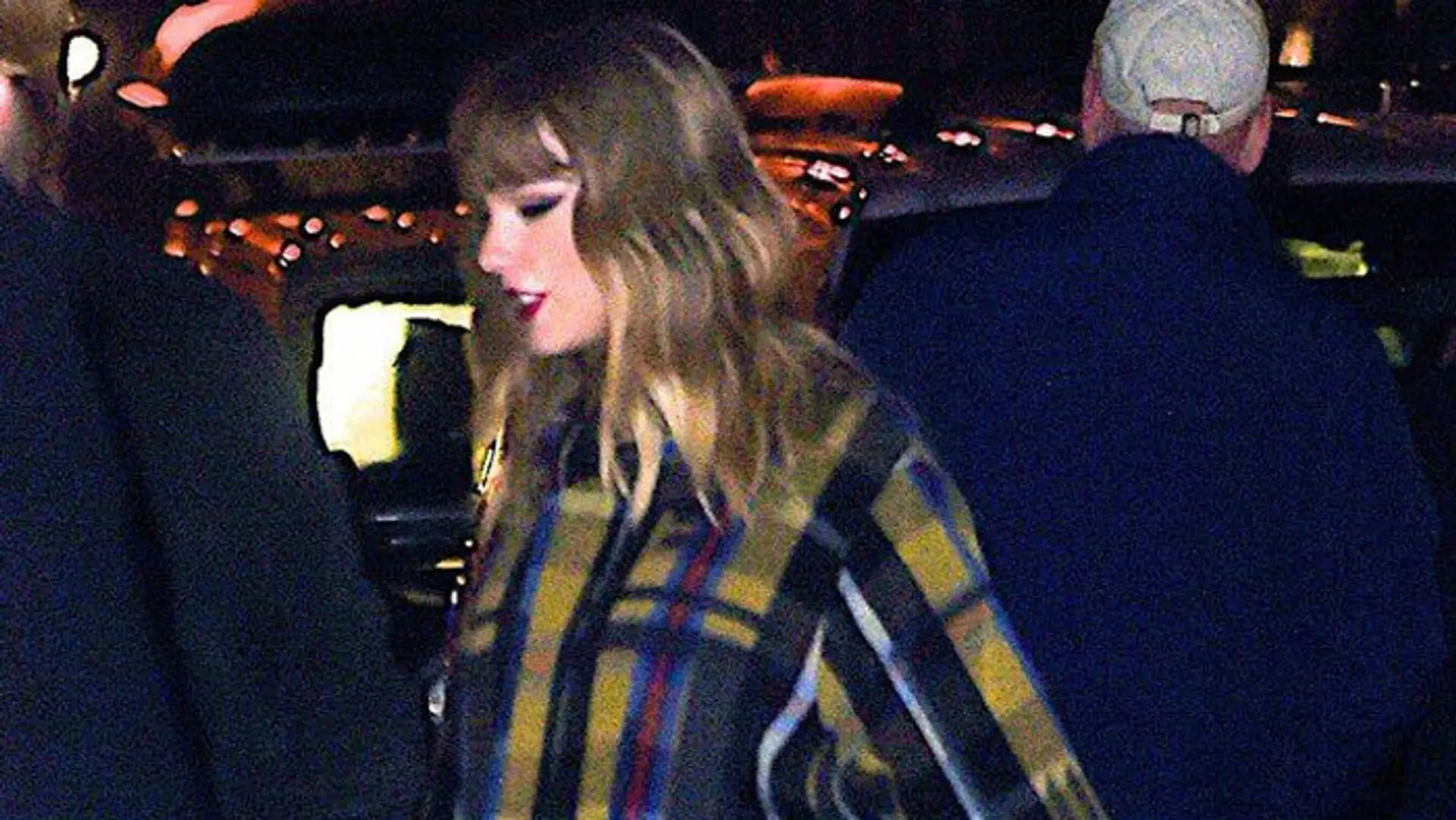 Taylor Swift na verejnosti s priateľom