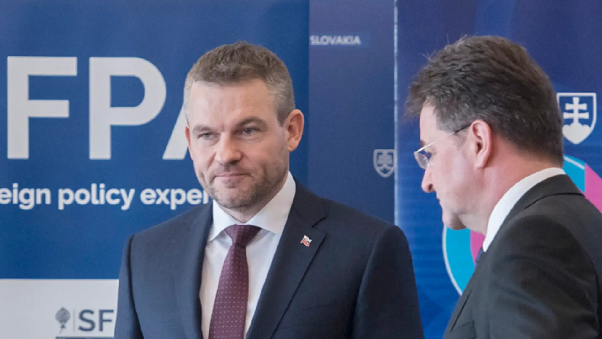 Premiér Peter Pellegrini a minister Miroslav Lajčák na archívnej snímke.