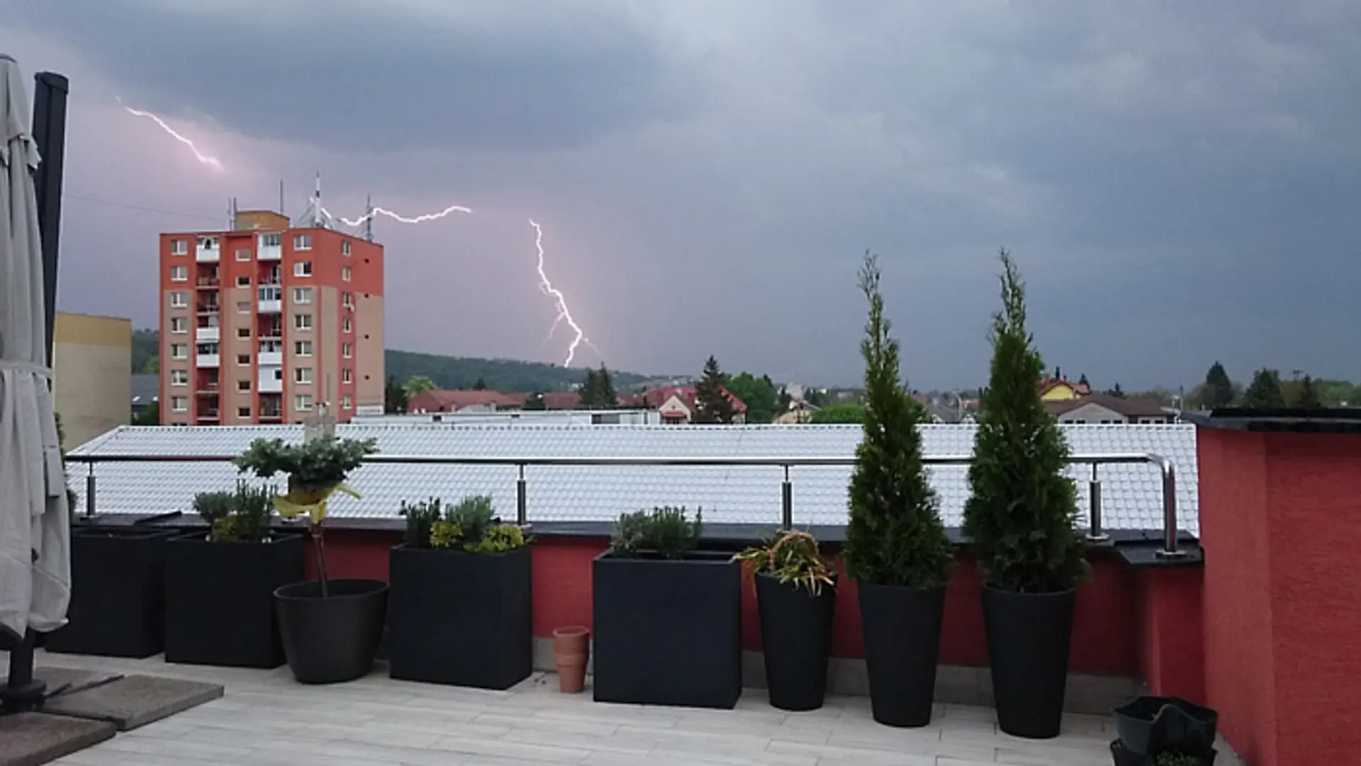 Blesky vo Vranove nad Topľou.