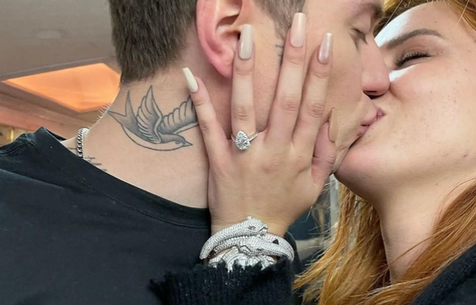 Bella Thorne sa zasnúbila