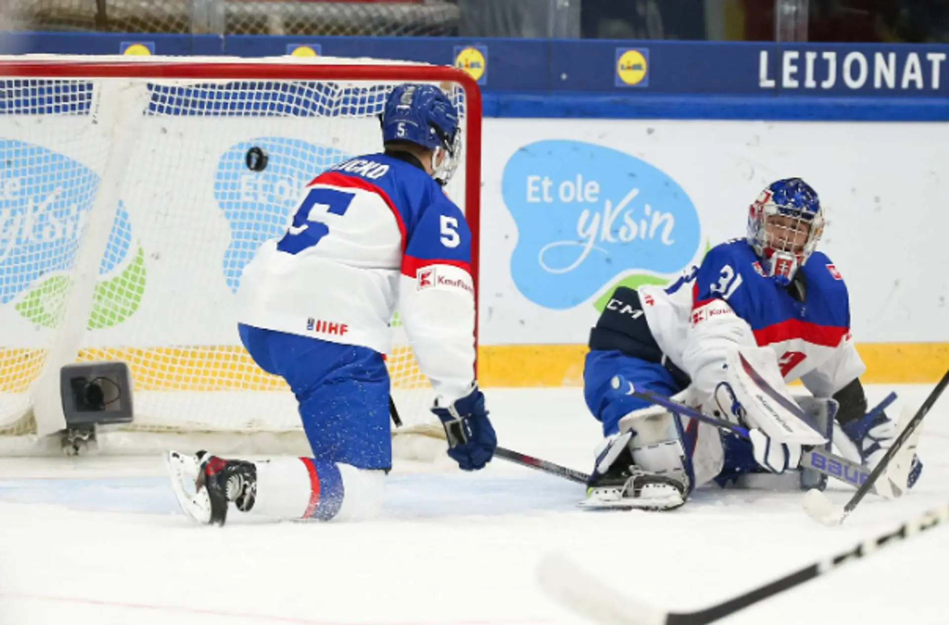 Slováci po prvej tretine prehrávali s USA 1:2.
