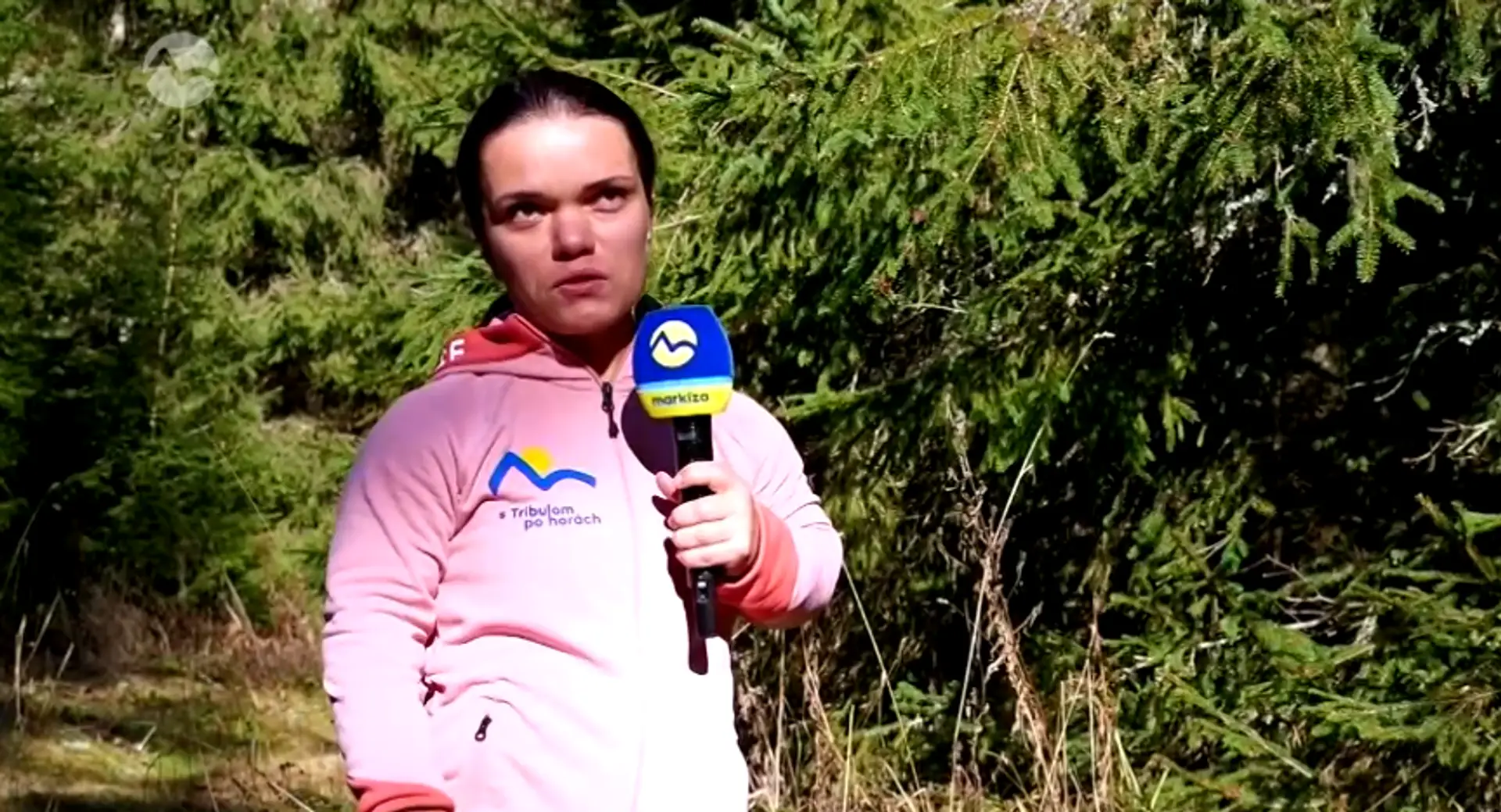 Na snímke Juliana Bučková, ktorú vzal Ján Tribula na hory.