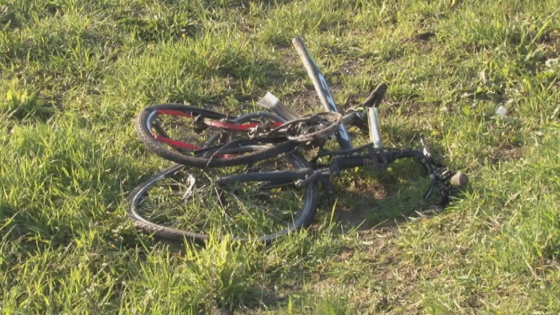 Zdemolovaný bicykel cyklistu pri Svidníku.