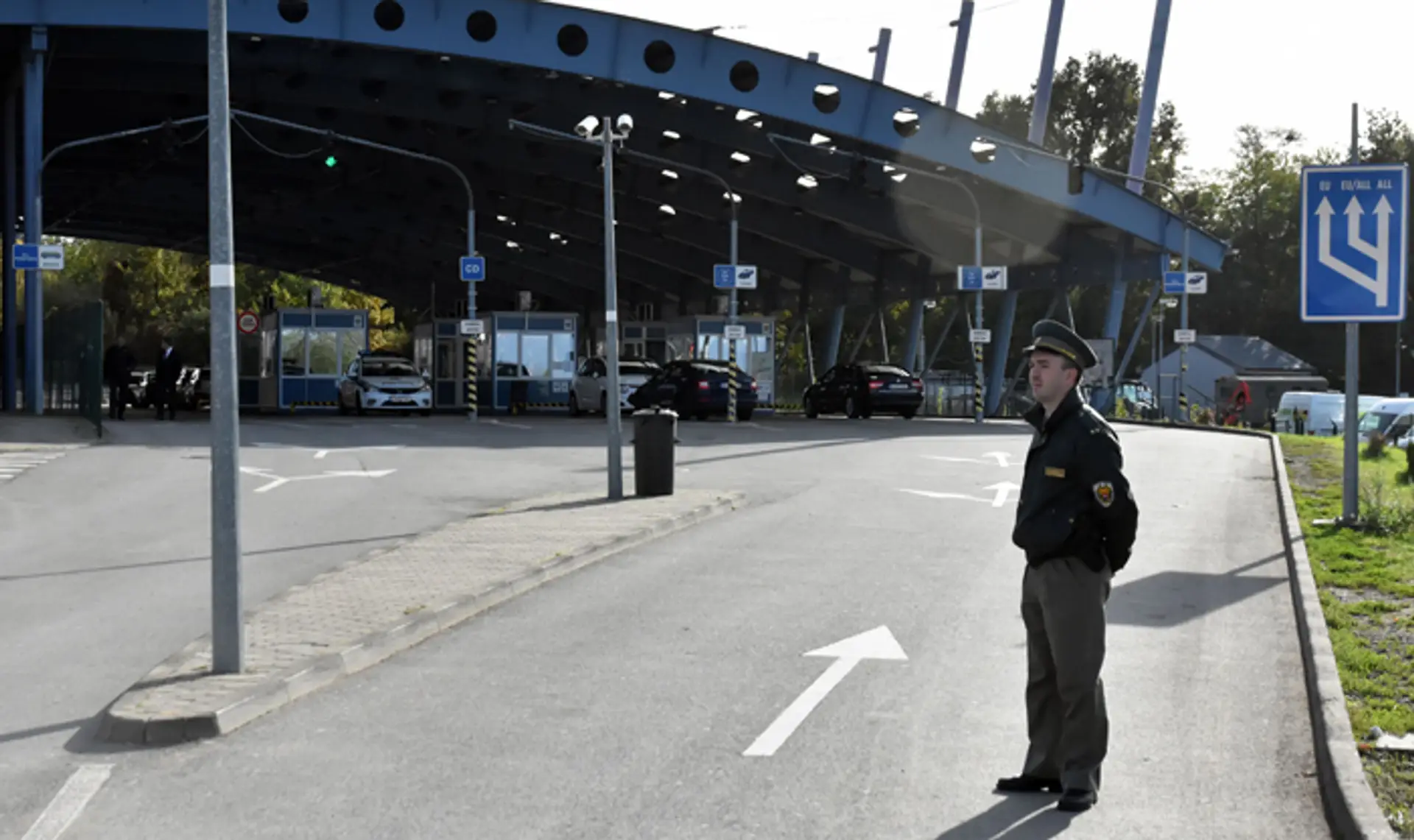 Na archívnej snímke slovenská strana hraničného priechodu Vyšné Nemecké – Užhorod.