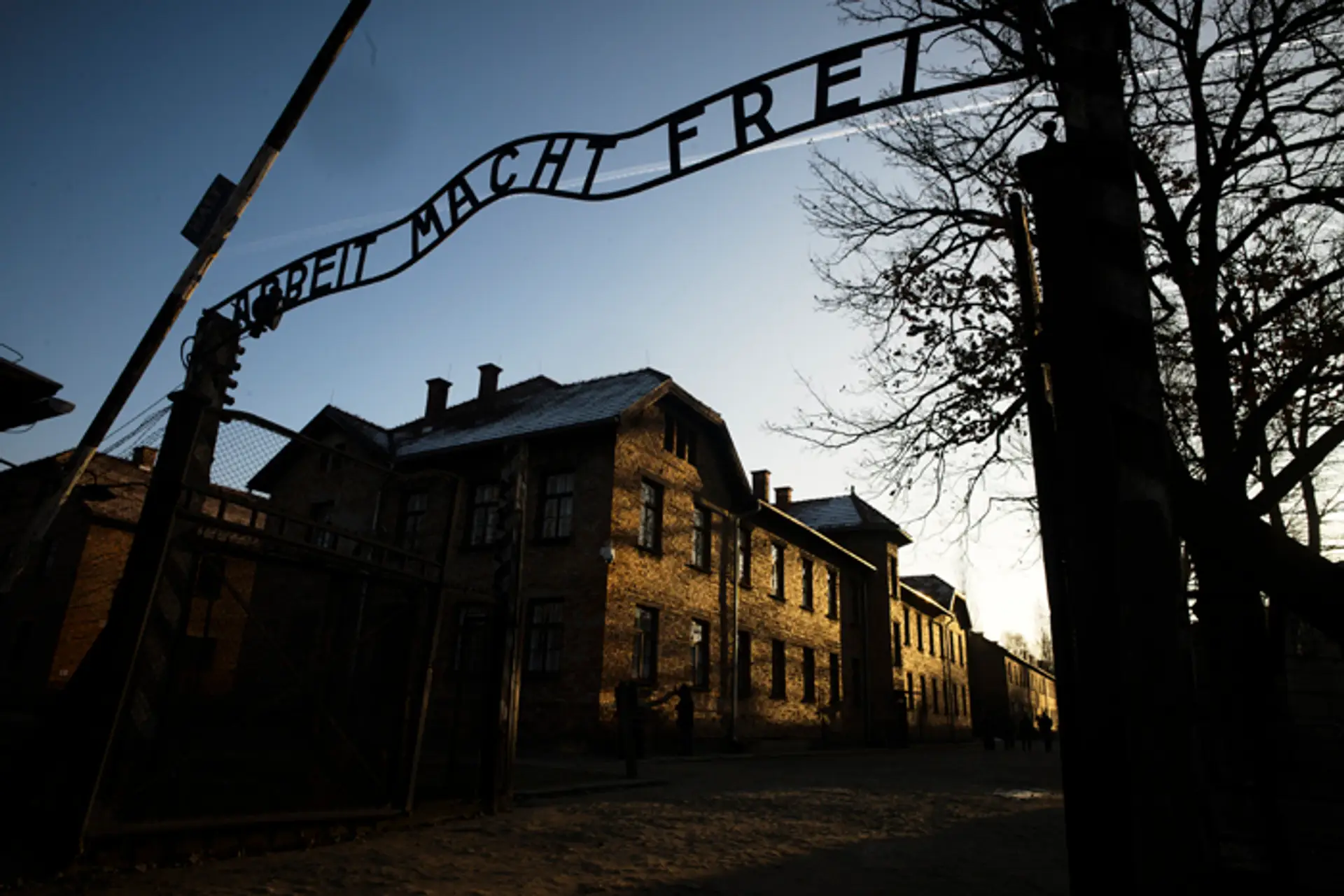 Vstup do bývalého nacistického koncentračného tábora Auschwitz-Birkenau v Osvienčime.