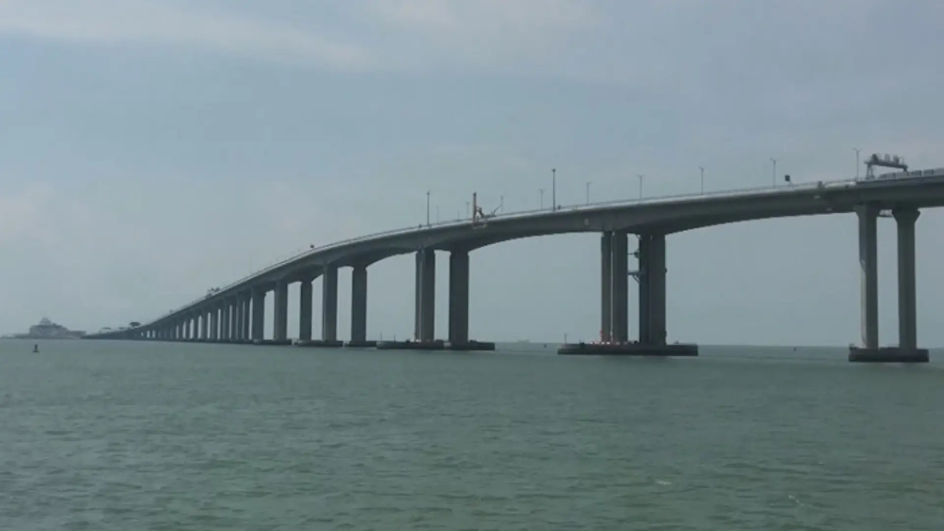 Nový most v Hongkongu.