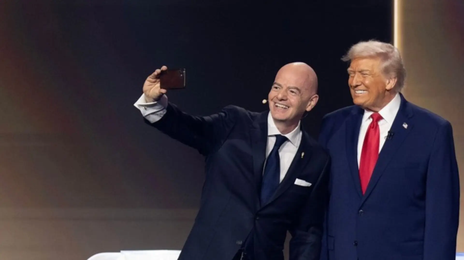 Gianni Infantino (vľavo) a Donald Trump