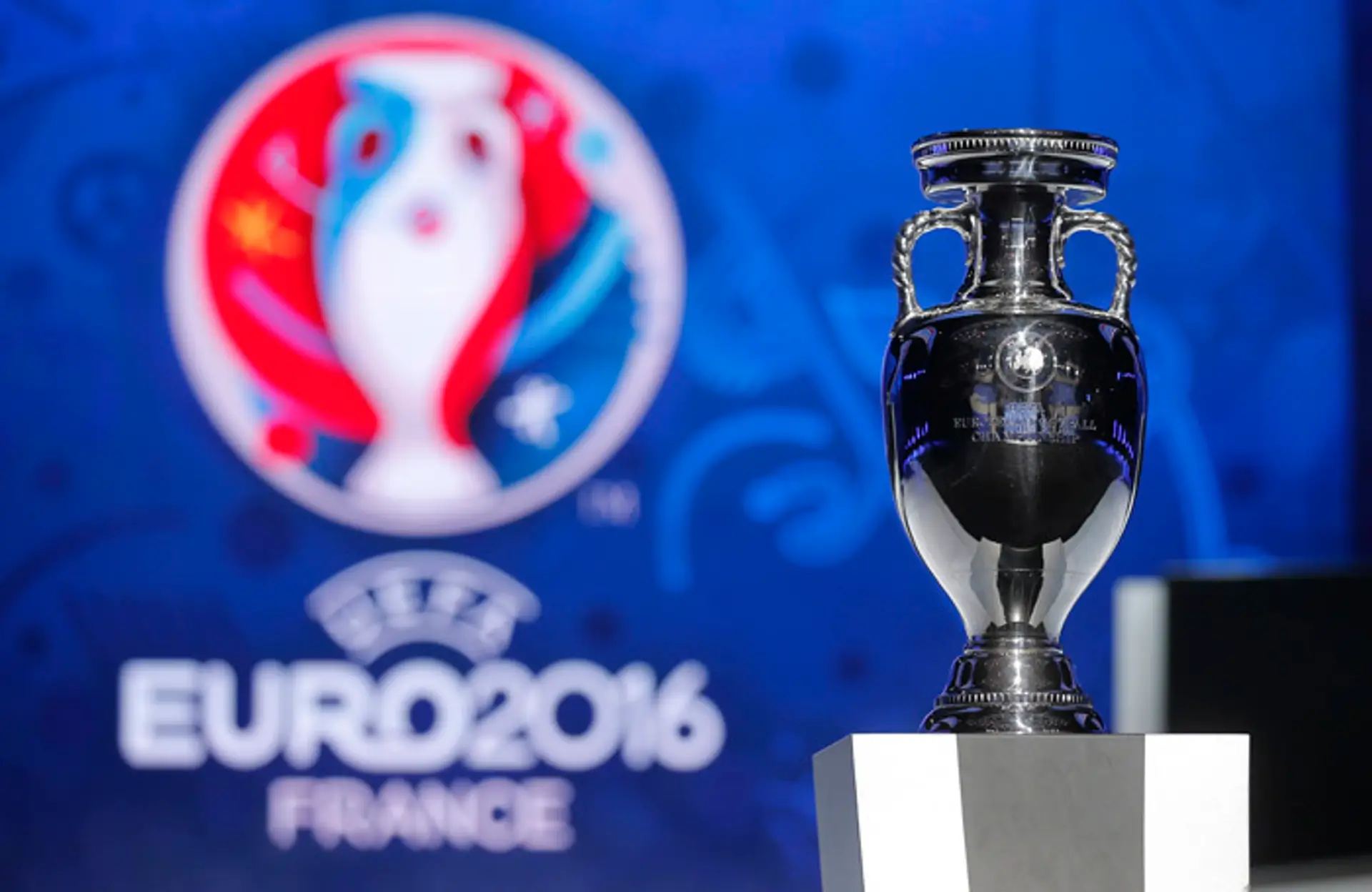 Pohár pre víťaza EURO 2016.