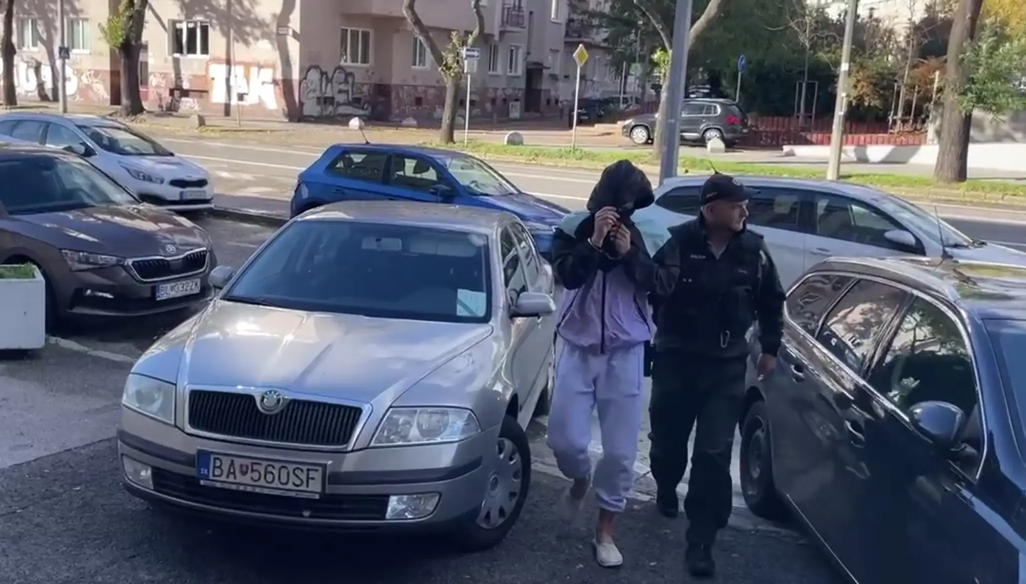 Pred súd sa postavil vodič, ktorý opitý zdemoloval autá po celej Košickej ulici v Bratislave. 