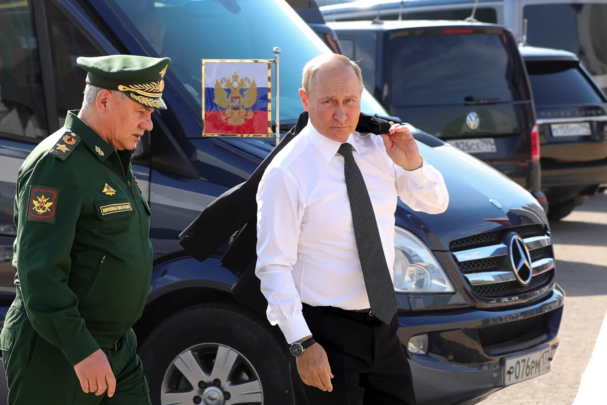 Ruský prezident Vladimir Putin a ruský minister obrany Sergej Šojgu