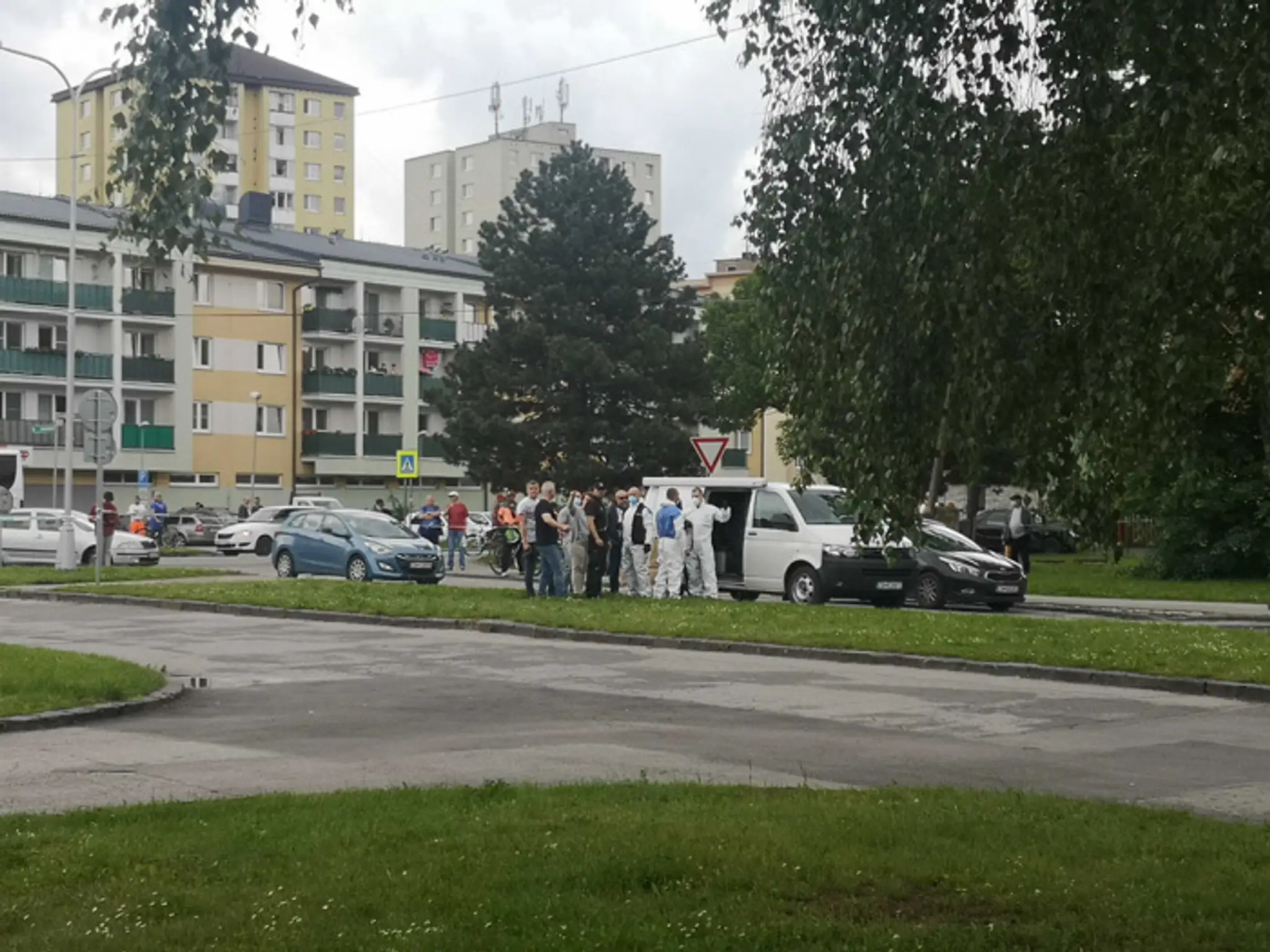 Monika s Makhmudom na prvej spoločnej prechádzke s dcérou
