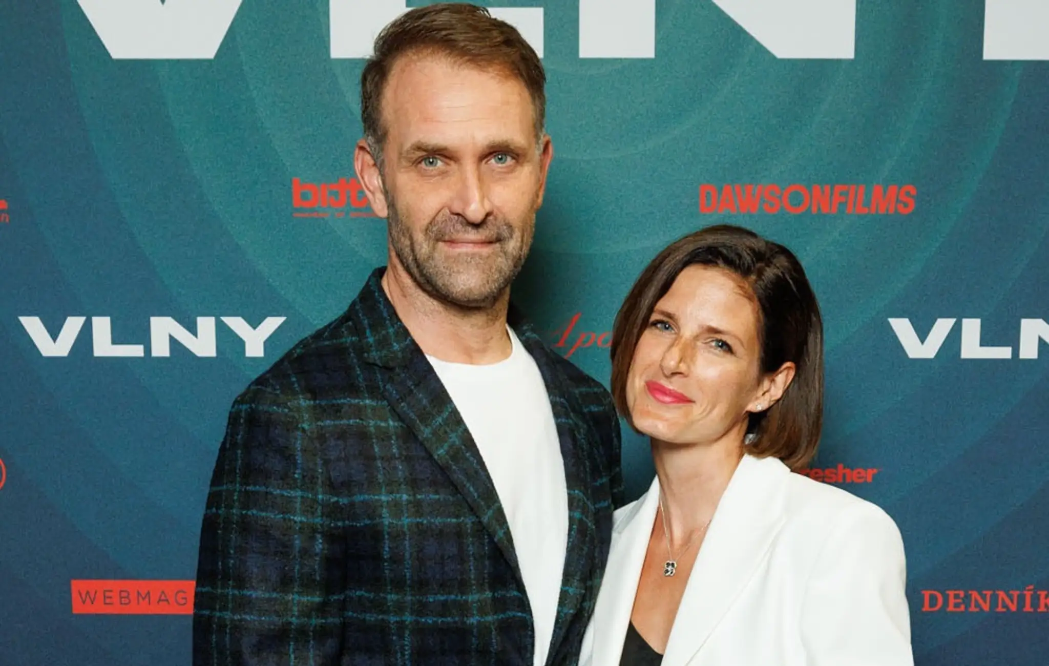 Tomáš Maštalír s manželkou Kristínou na premiére filmu Vlny