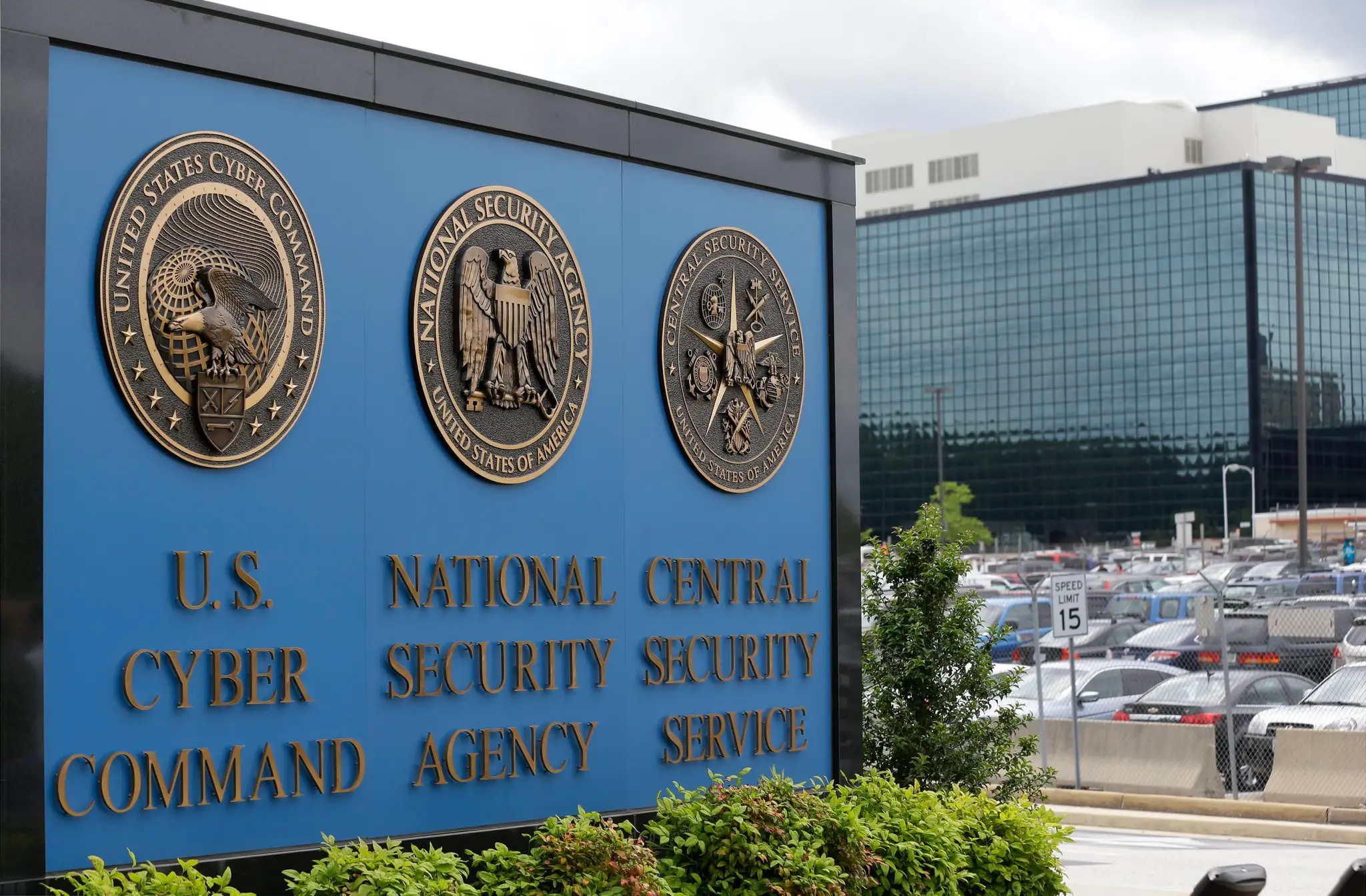 Americká Národná bezpečnostná agentúra (NSA).