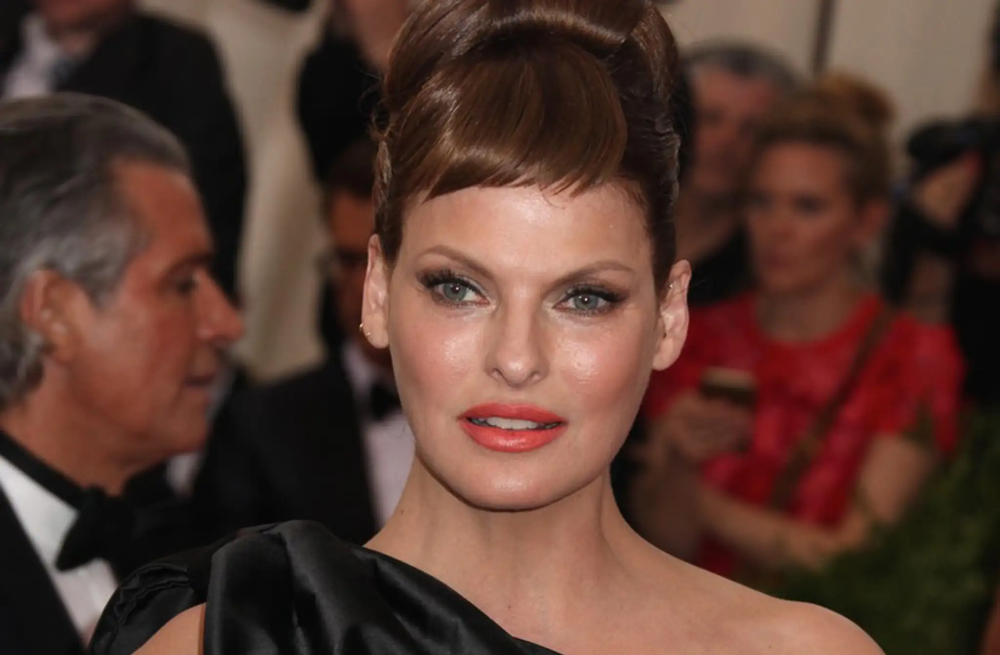 Linda Evangelista ako 50-ročná.