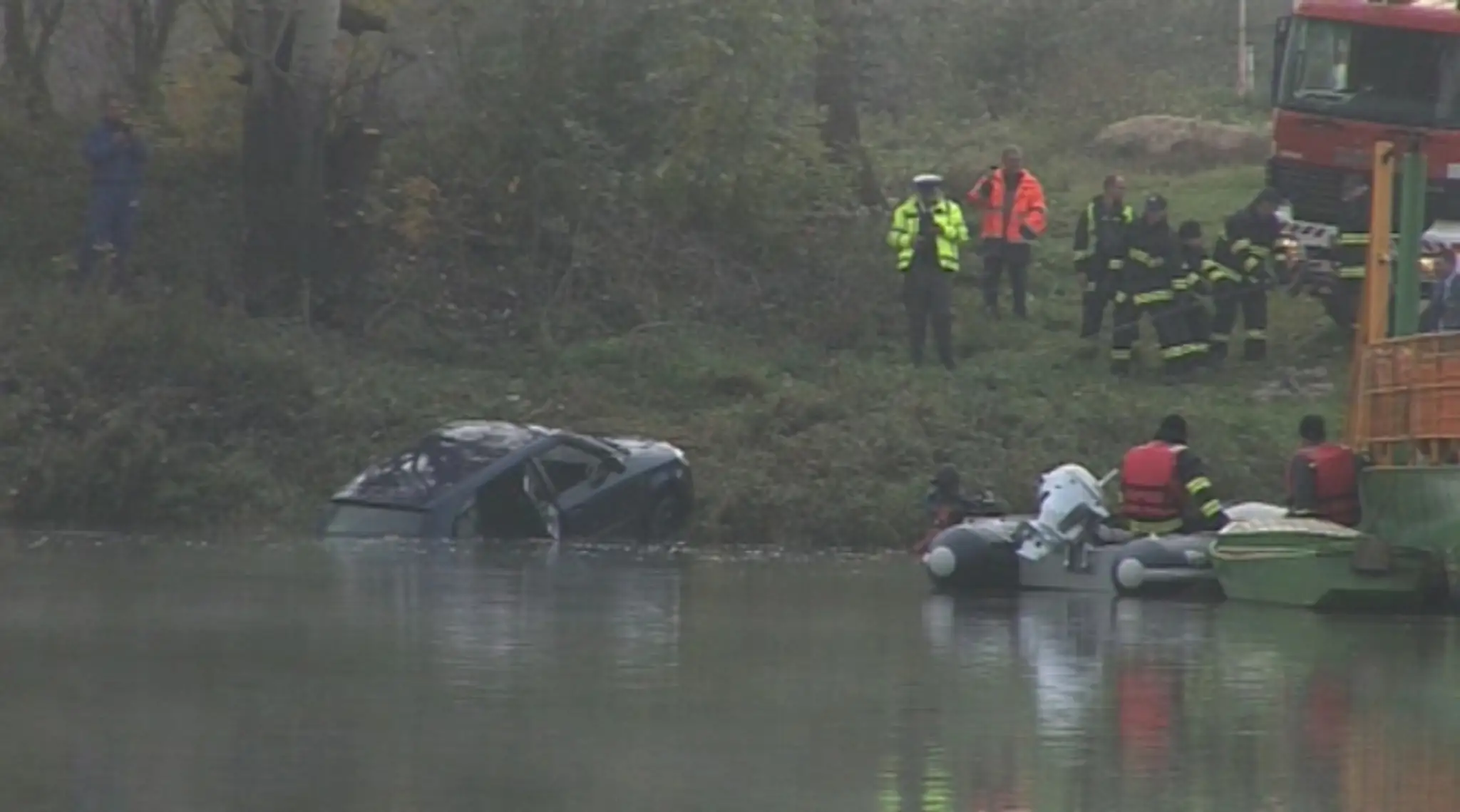 Auto skončilo vo Váhu, sedeli v ňom tri ženy.