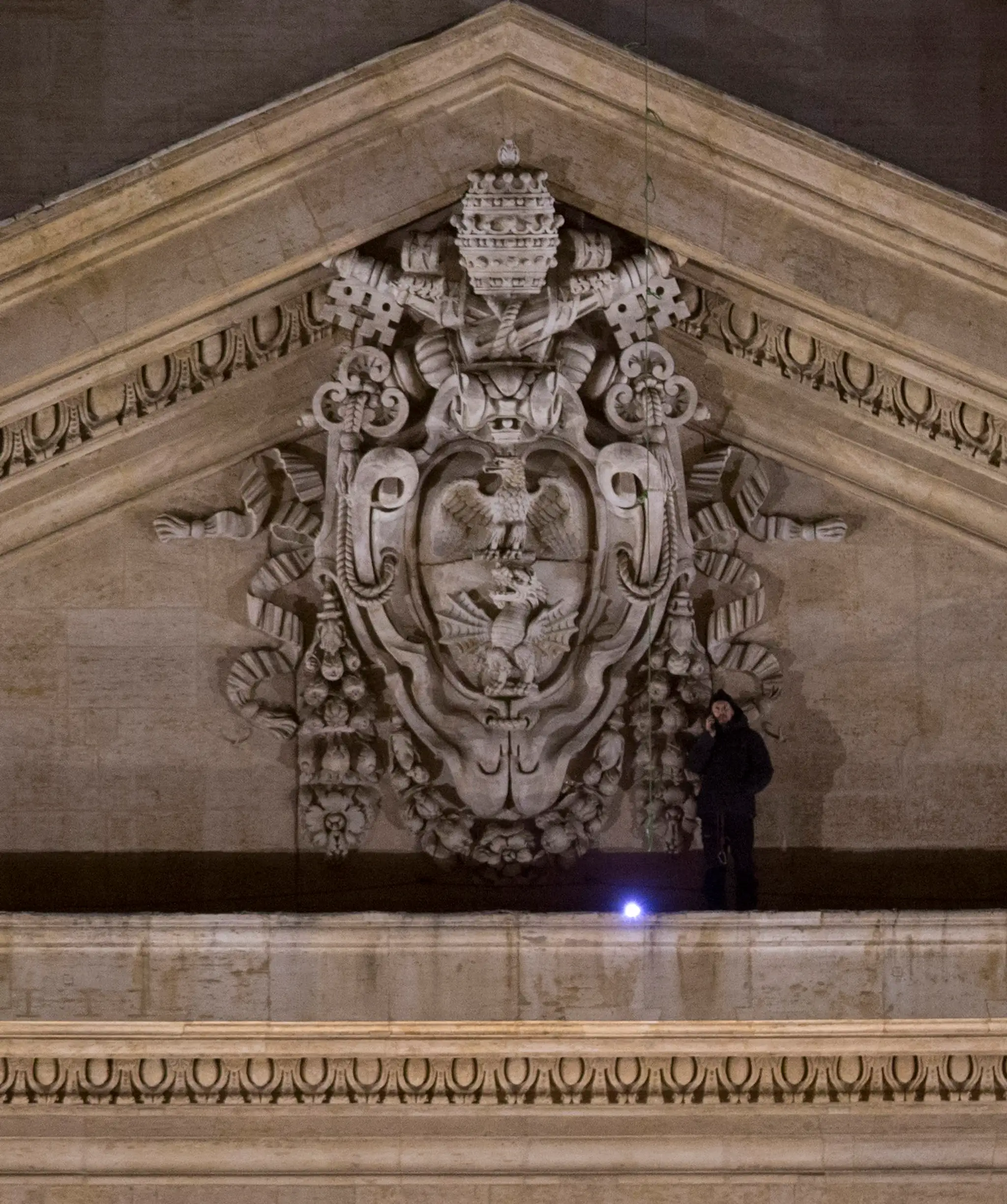 Protestujúci vo Vatikáne.