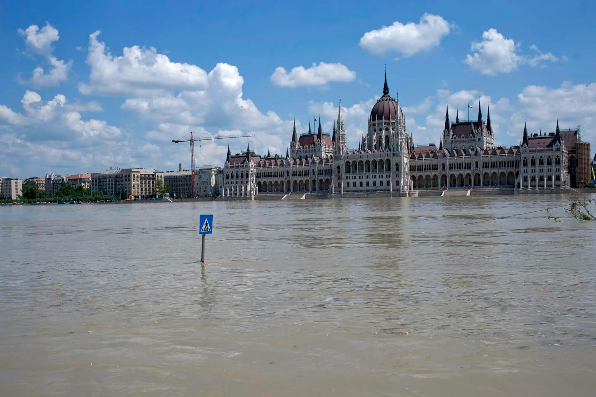 Na snímke budova parlamentu v Budapešti
