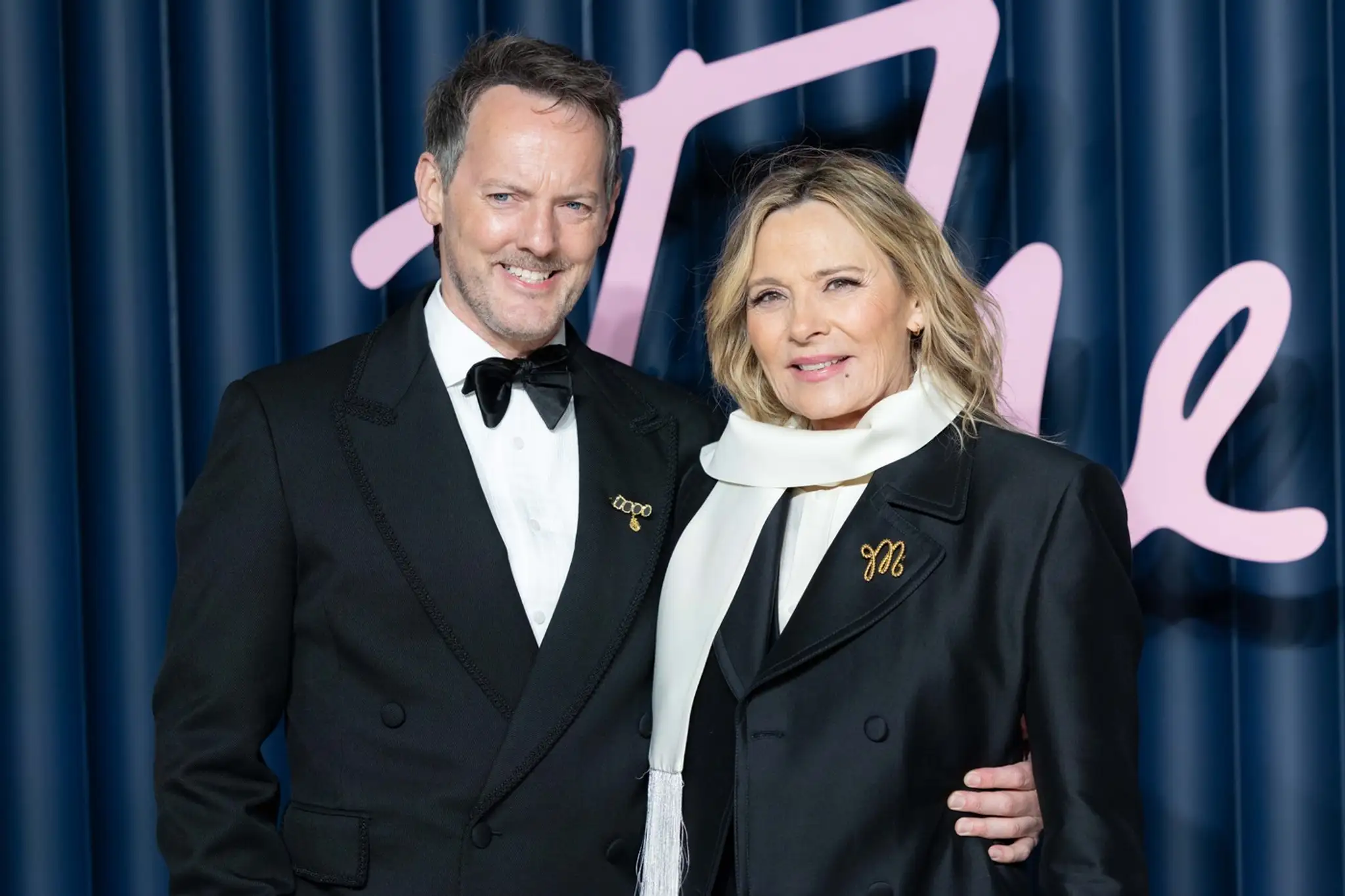 Russell Thomas a Kim Cattrall na Fashion Awards 2025 v londýnskom Royal Albert Hall