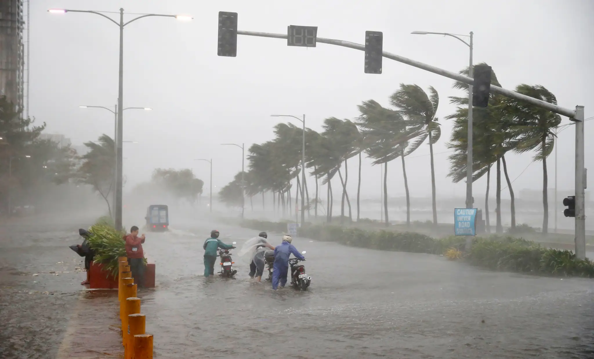Supertajfún Mangkhut zasiahol Filipíny