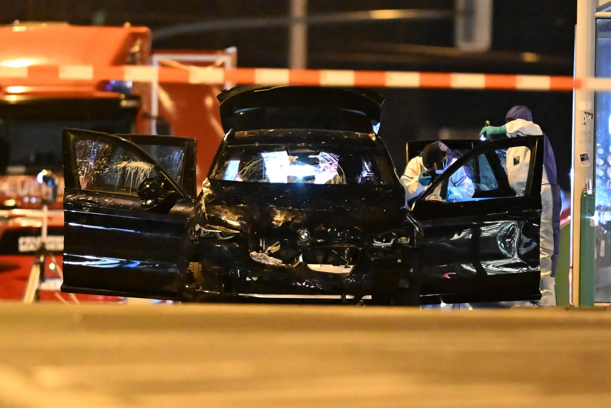 Auto, ktoré vrazilo do davu ľudí