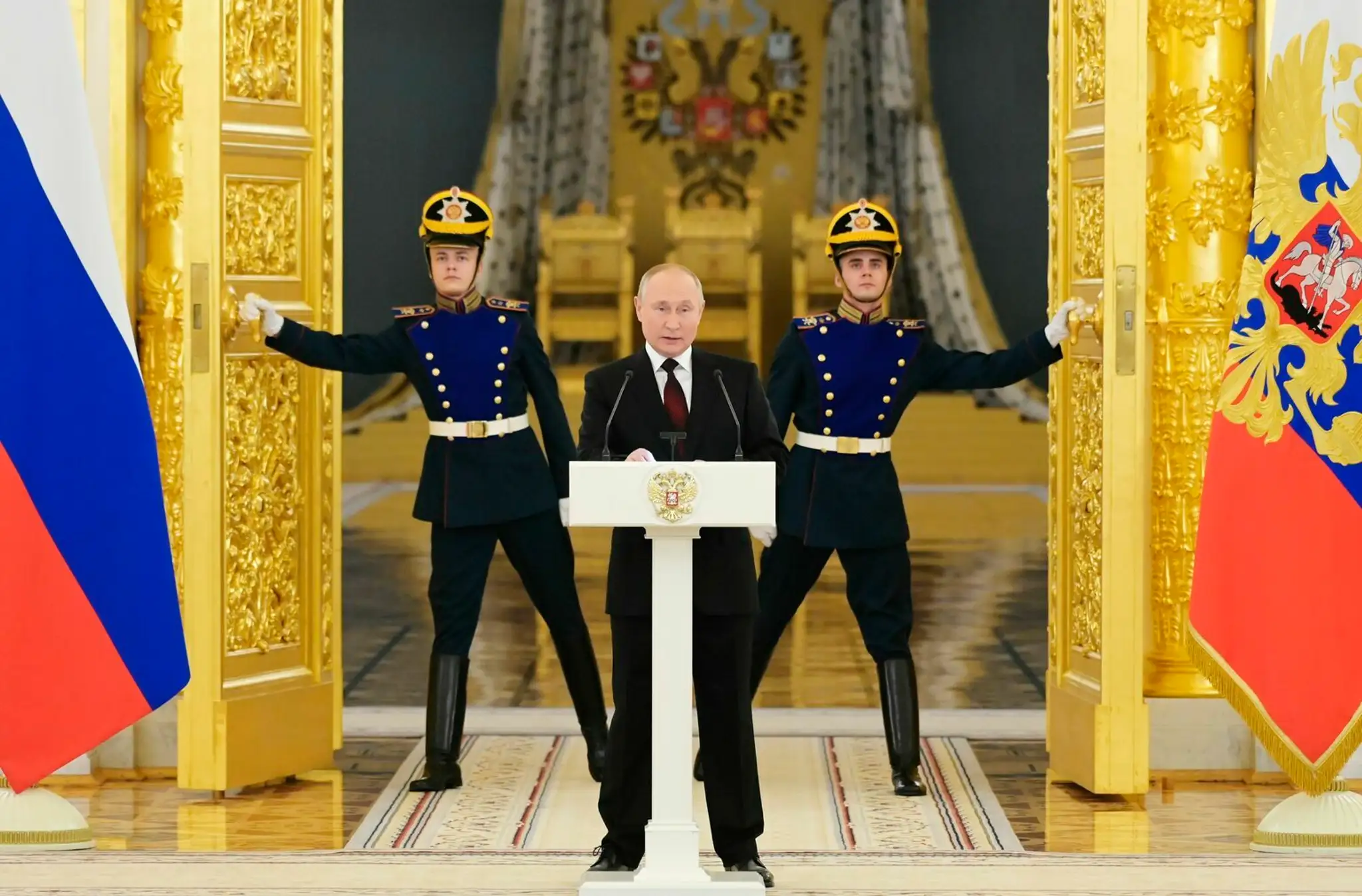 Vladimir Putin počas ceremónie v Kremli