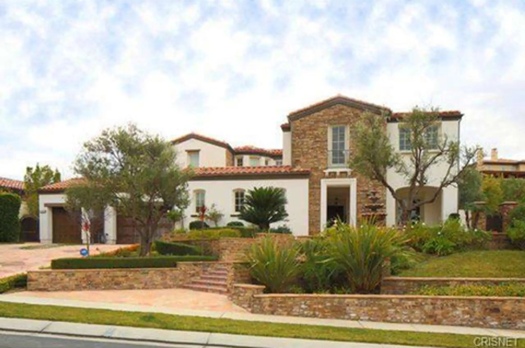 kylie-jenner-new-house-photos-011-480w.jpg