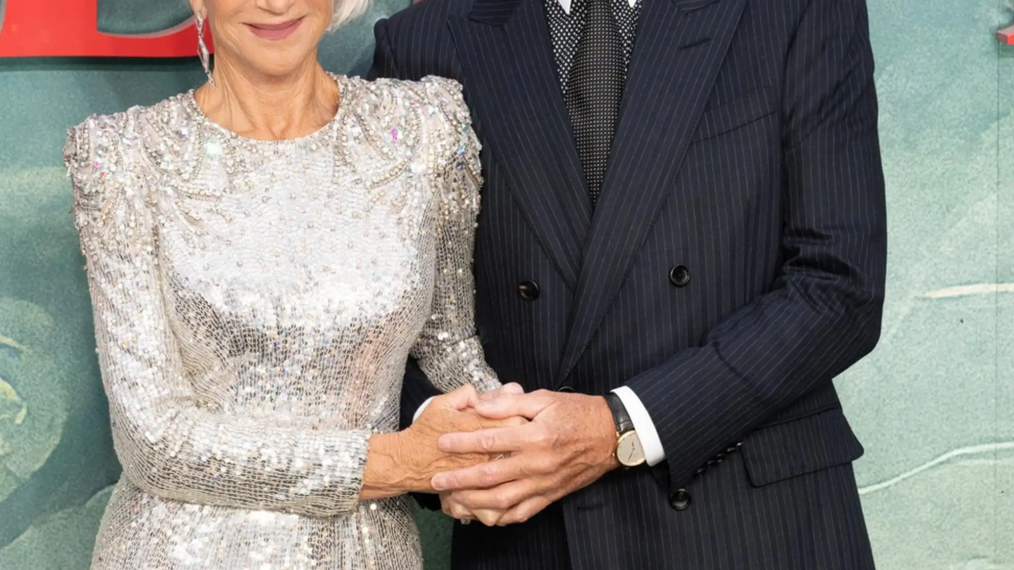 Helen Mirren a Pierce Brosnan. 