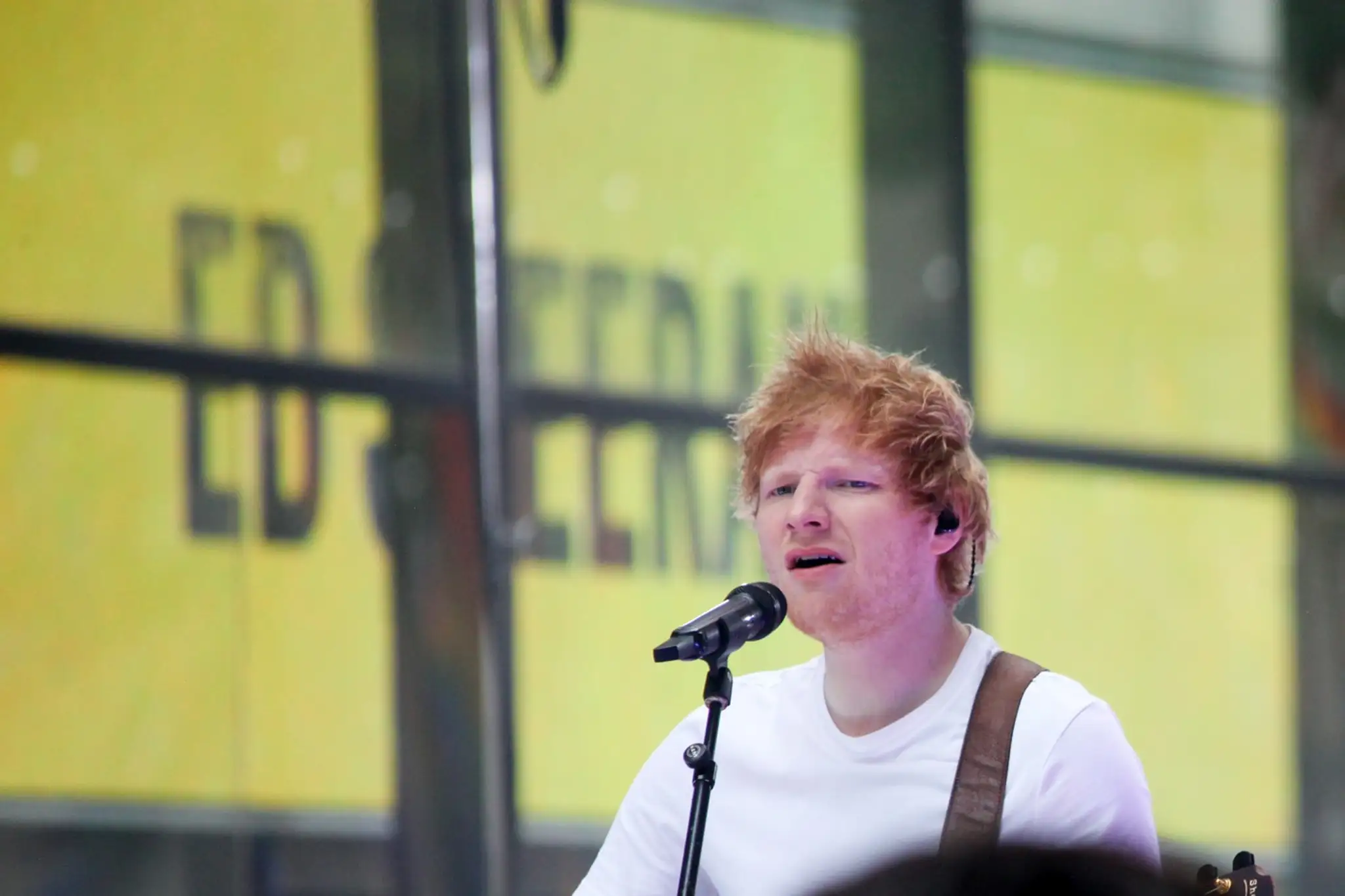 Ed Sheeran prehovoril. 