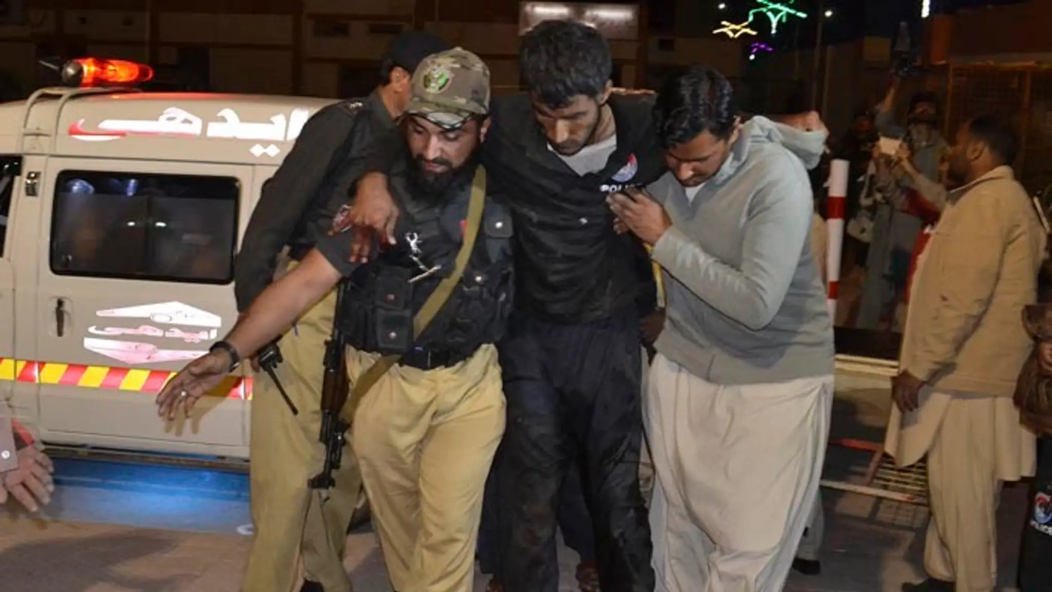 Ozbrojenci zaútočili na policajné výcvikové stredisko v Pakistane.