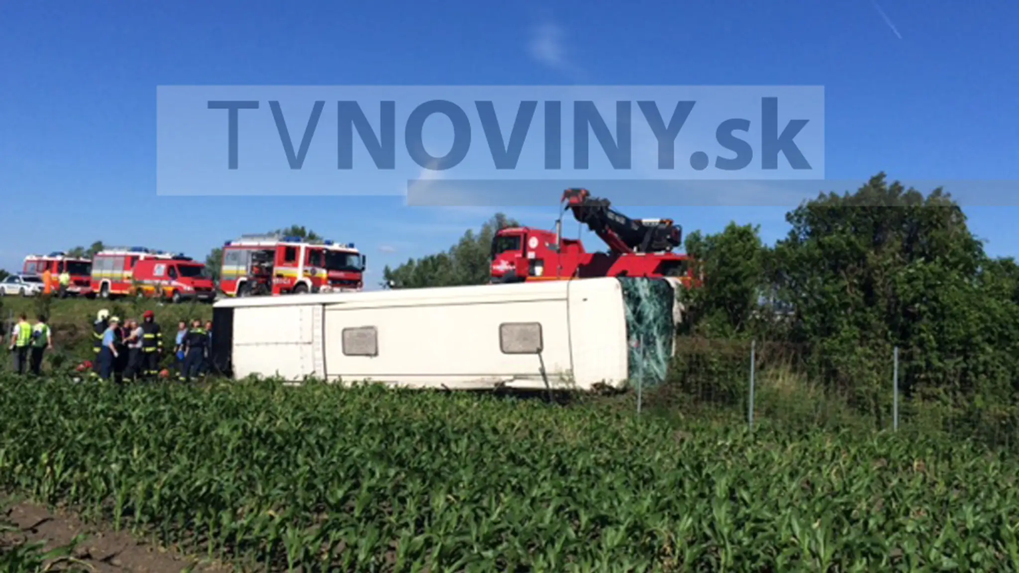 Nehoda autobusu pri Pieštanoch