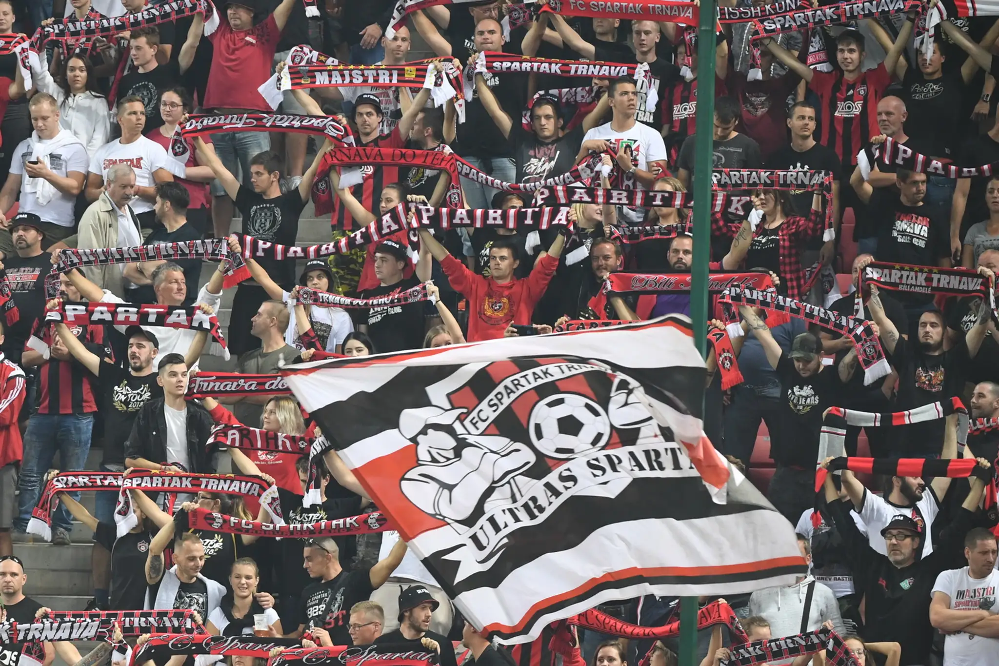 Fanúšikovia Trnavy pred duelom EL proti Anderlechtu Brusel.