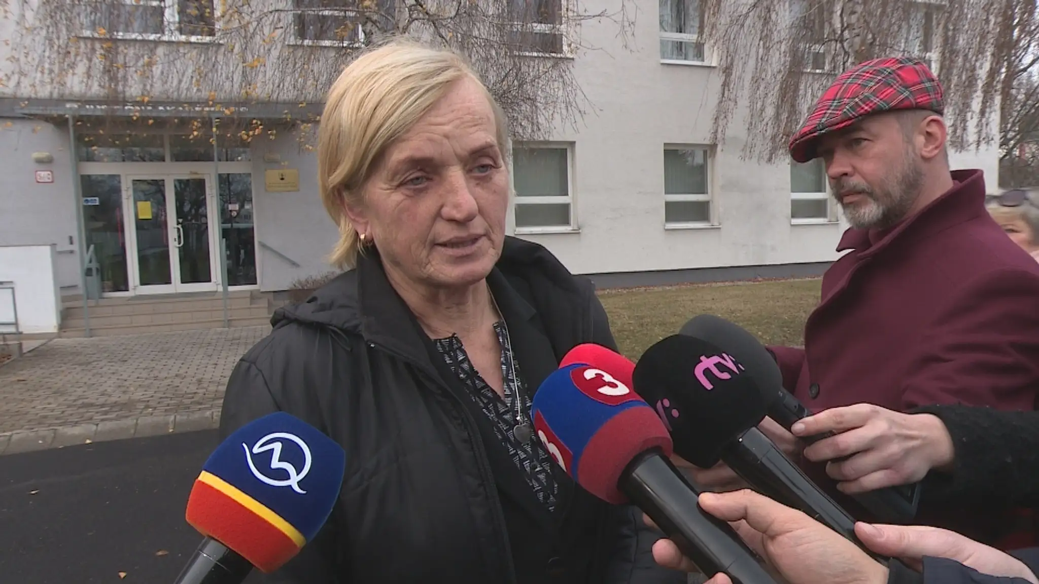 Migranti po vylodení z nemeckej humanitárnej lode Sea-Watch 3.