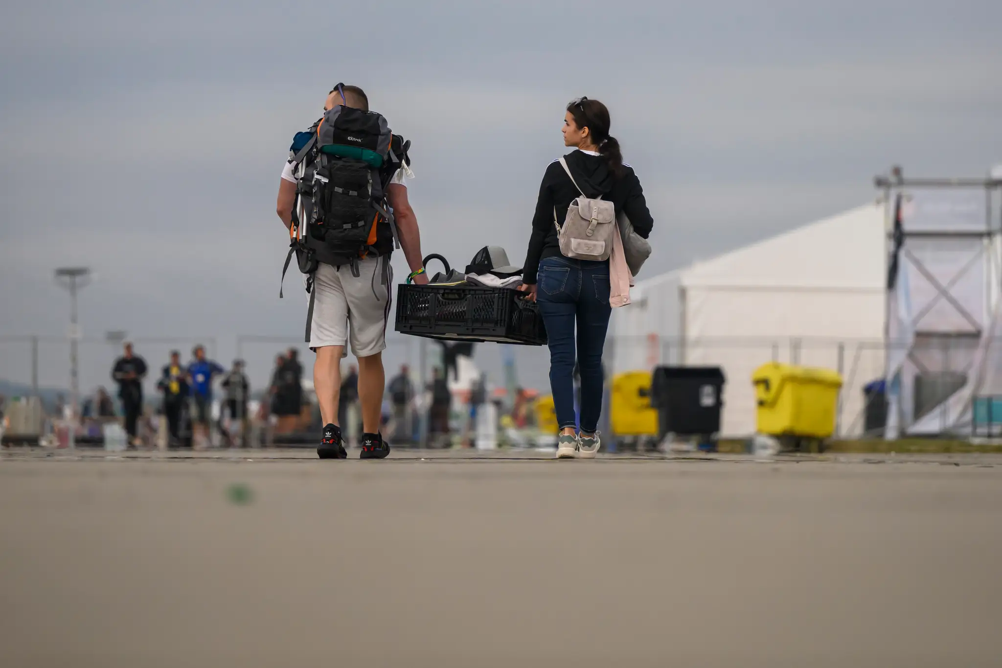 Festival Pohoda po intenzívnej búrke a páde stanu predčasne ukončili.
