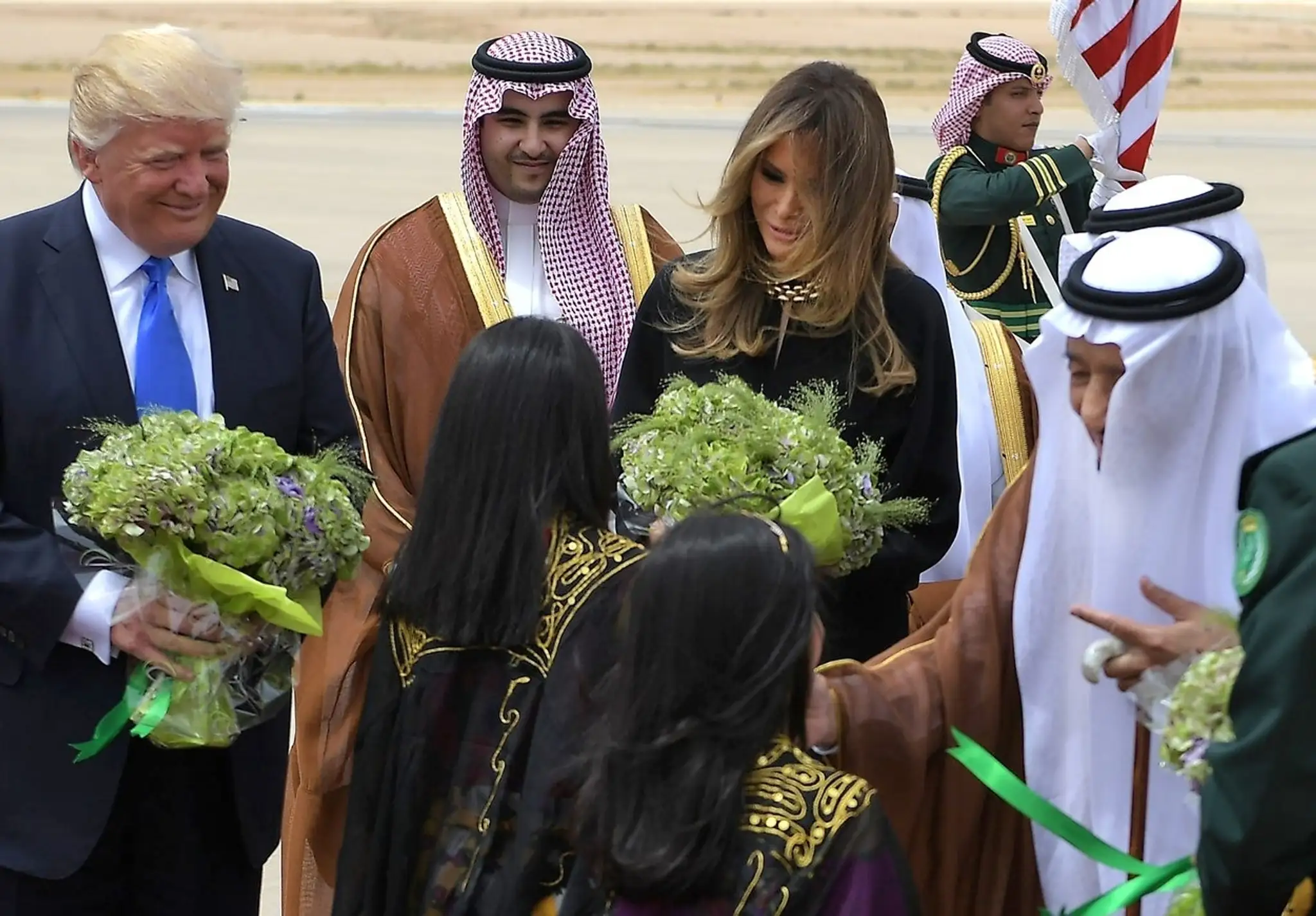 Melania Trumpová prišla bez pokrývky hlavy