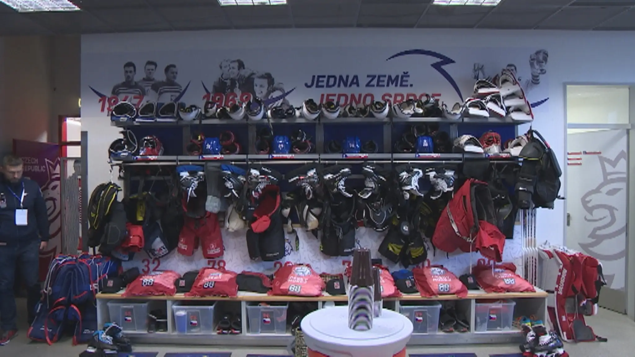 Menovka Jakuba Voráčka v českej šatni počas MS 2019.