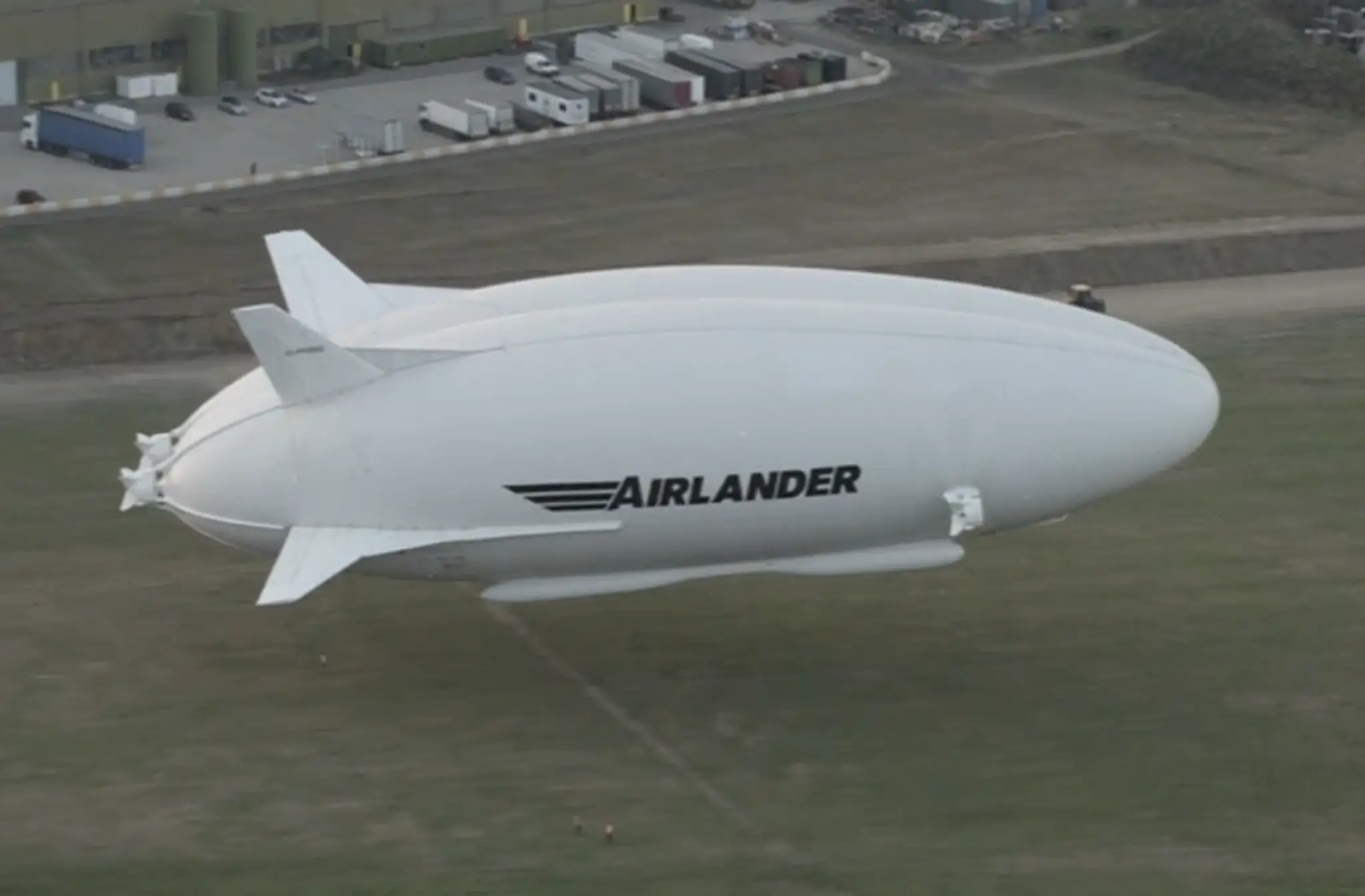 Britská hybridná vzducholoď Airlander 10.