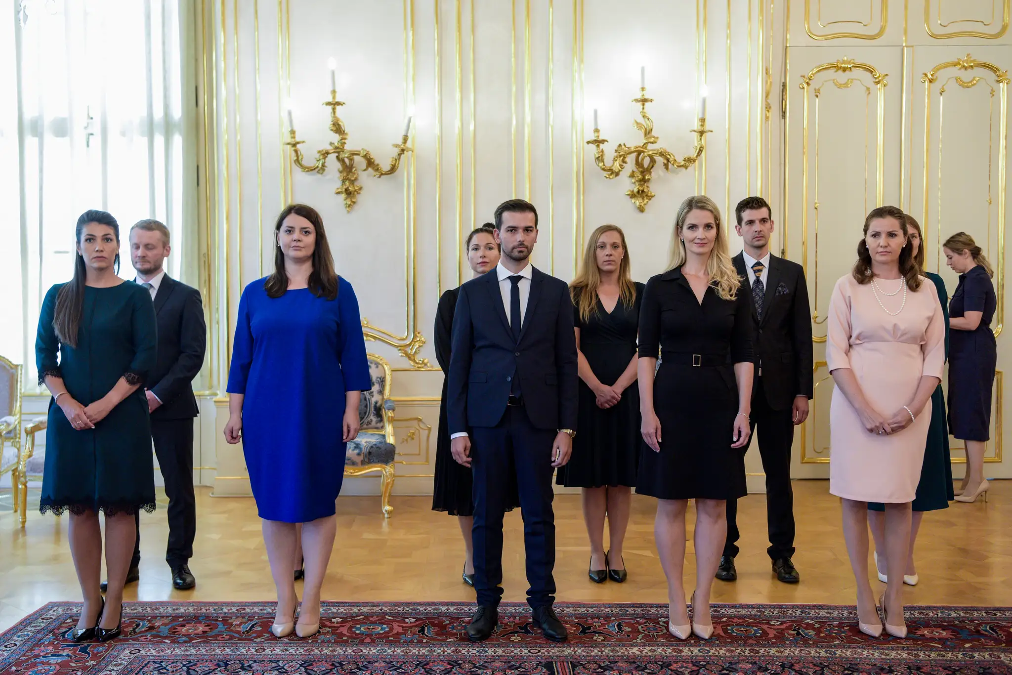 V popredí zľava hosťujúca sudkyňa pre obvod Krajského súdu v Trnave Simona Brngálová, sudkyňa Okresného súdu v Kežmarku Svetlana Filipová, sudca Okresného súdu v Nitre Filip Grznárik, sudkyňa Okresného súdu v Kežmarku Monika Heldáková, sudkyňa Krajského s