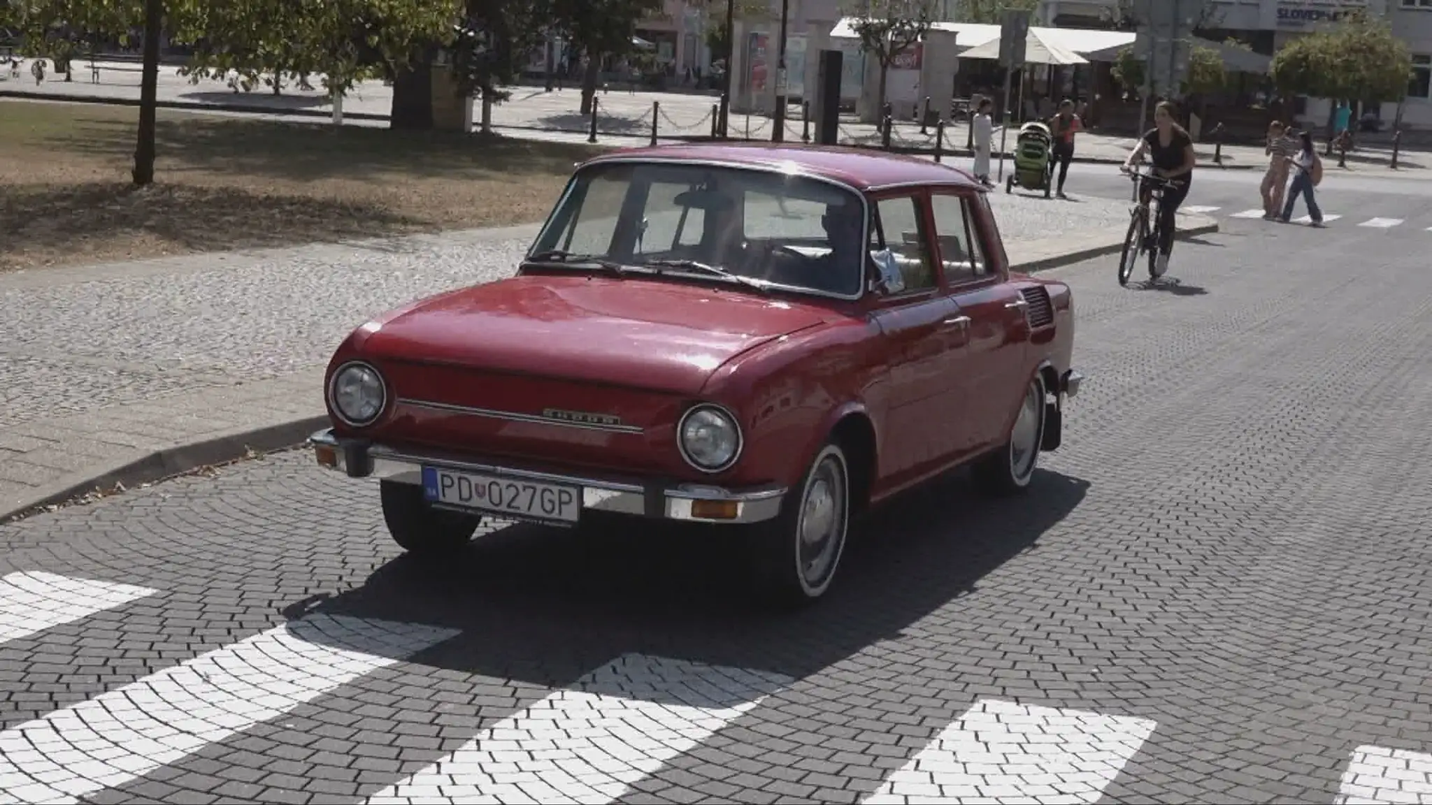 Škoda 100
