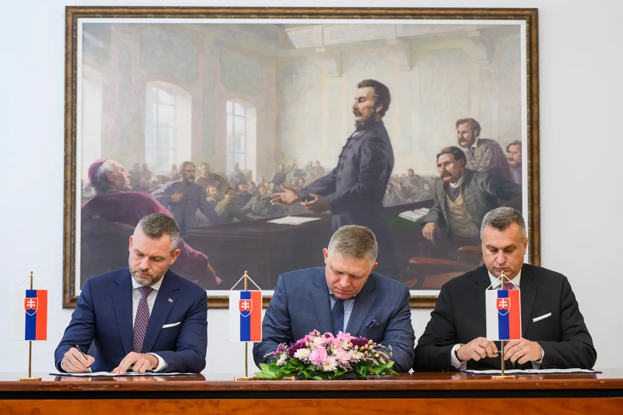 Smer, Hlas a SNS podpísali Memorandum o porozumení