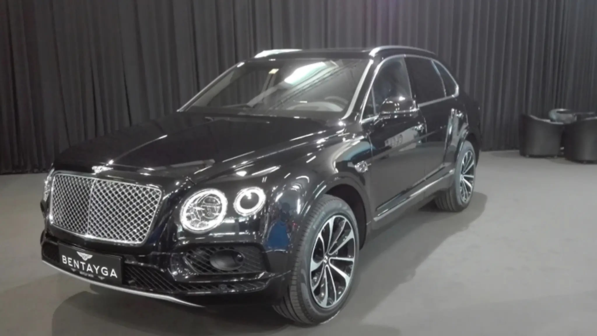 Bentley Bentayga.